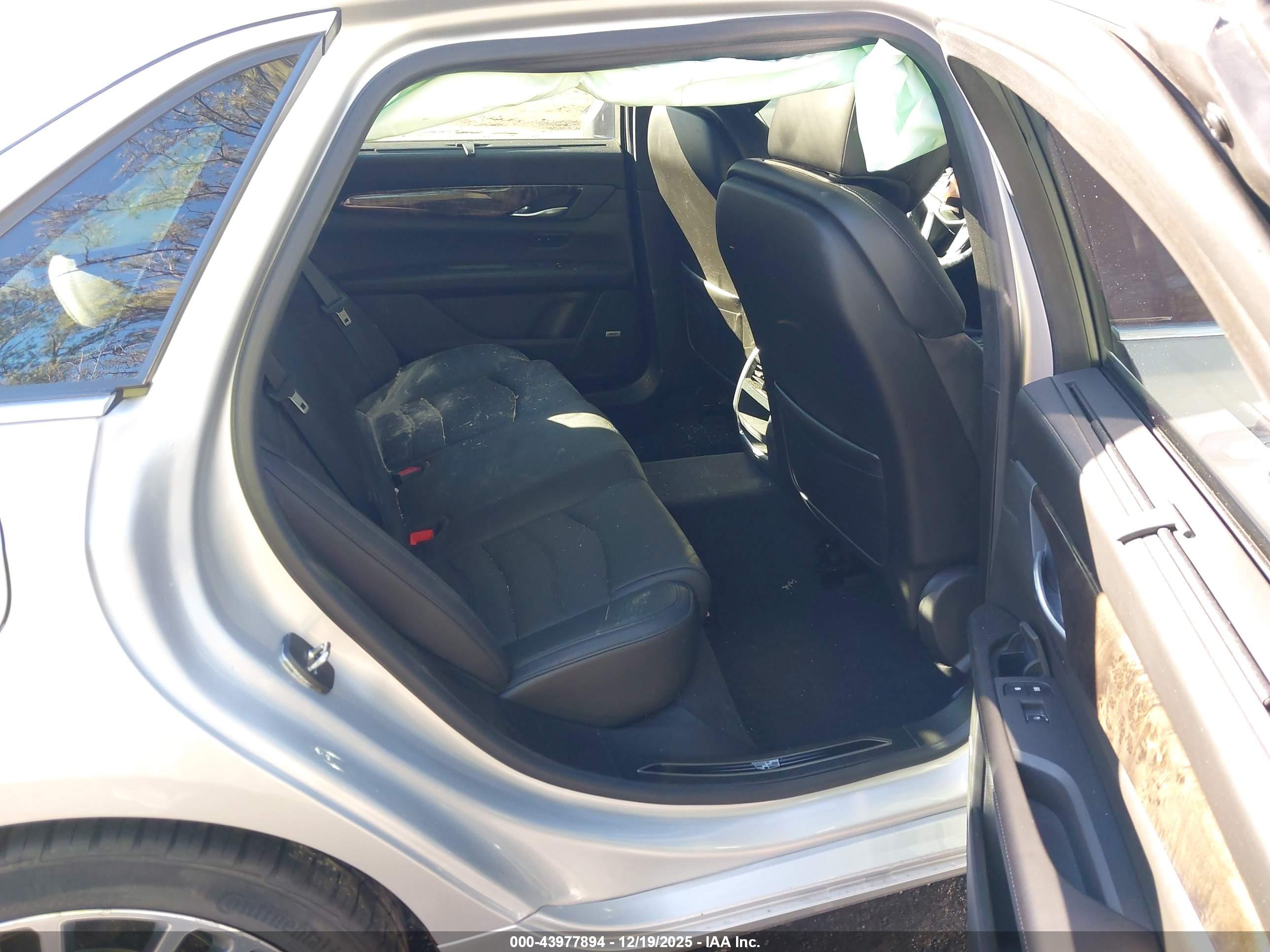CADILLAC CT6 image 8