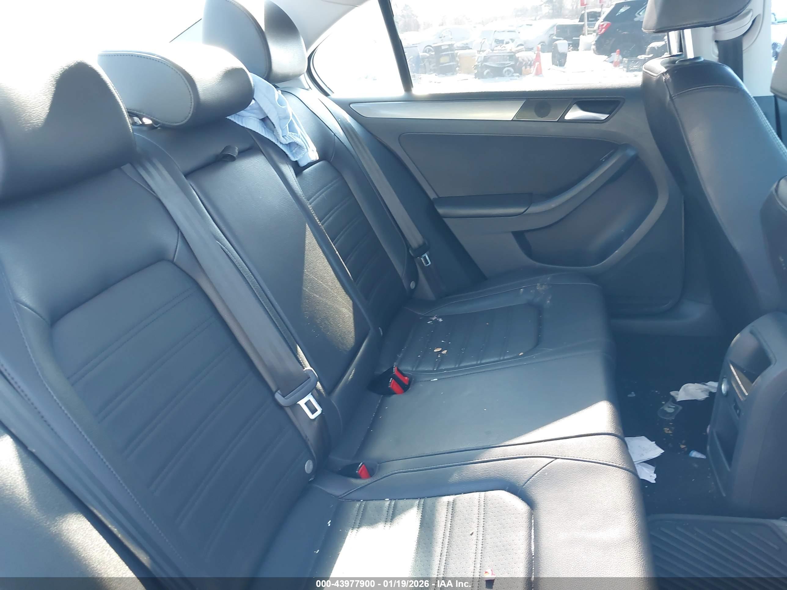 VOLKSWAGEN JETTA image 8