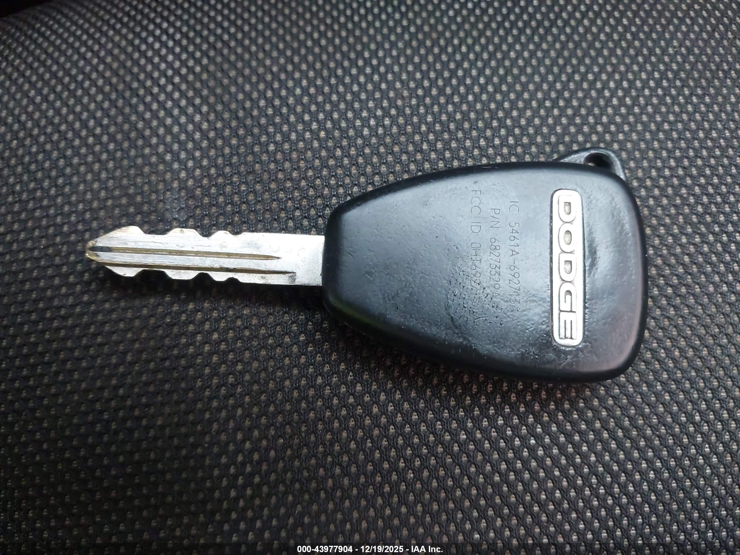 DODGE AVENGER image 11