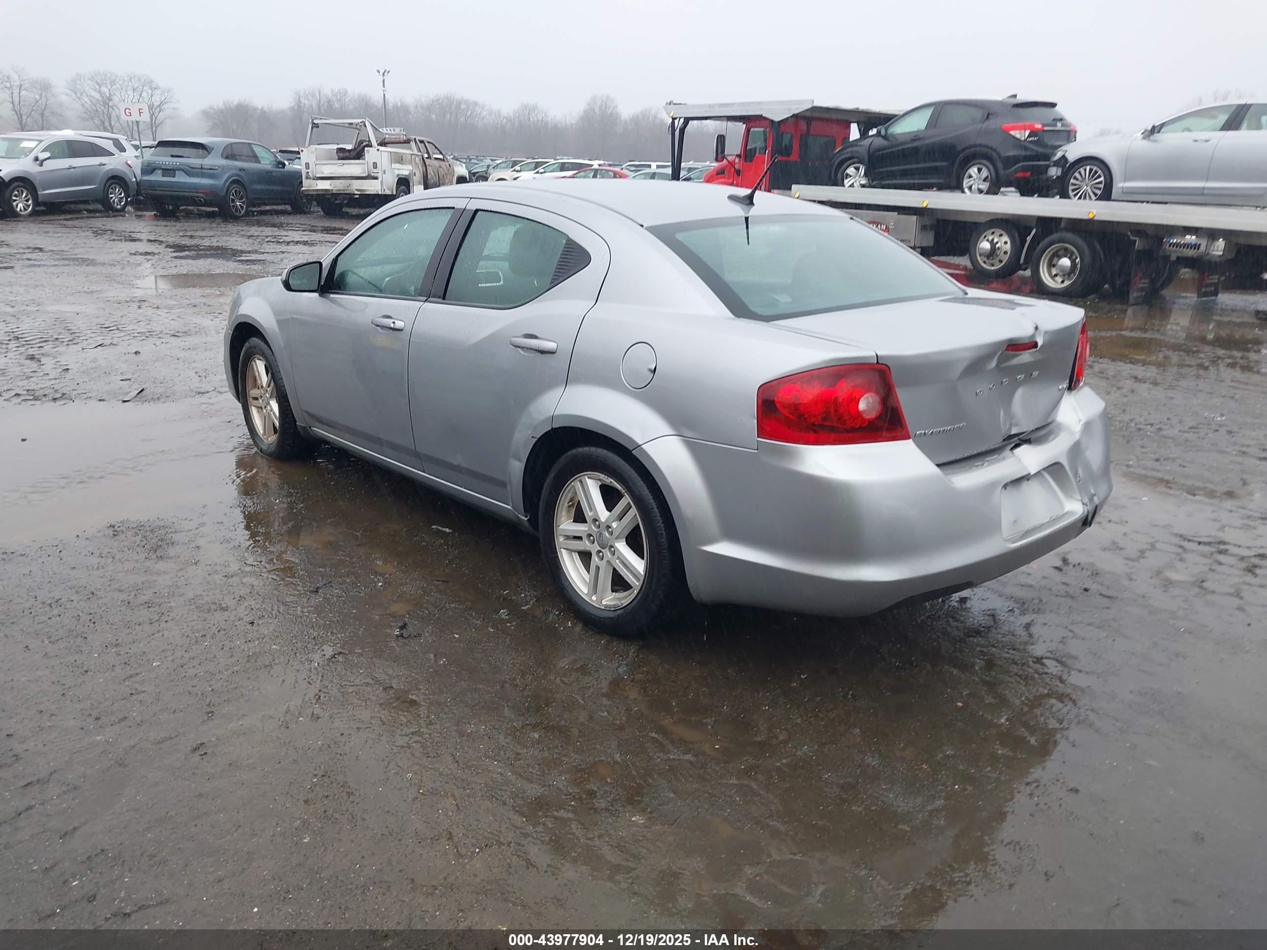 DODGE AVENGER image 3