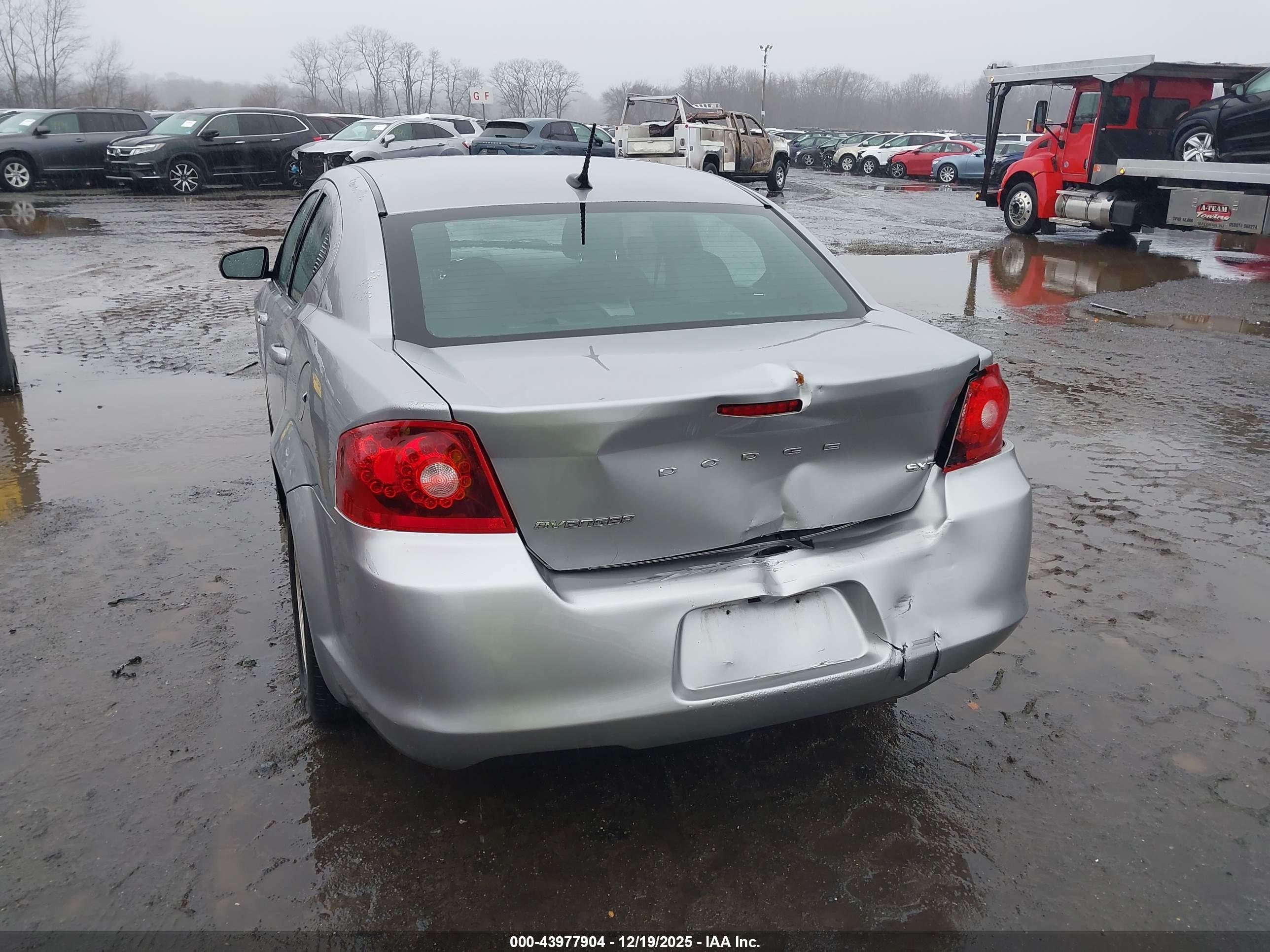 DODGE AVENGER image 6