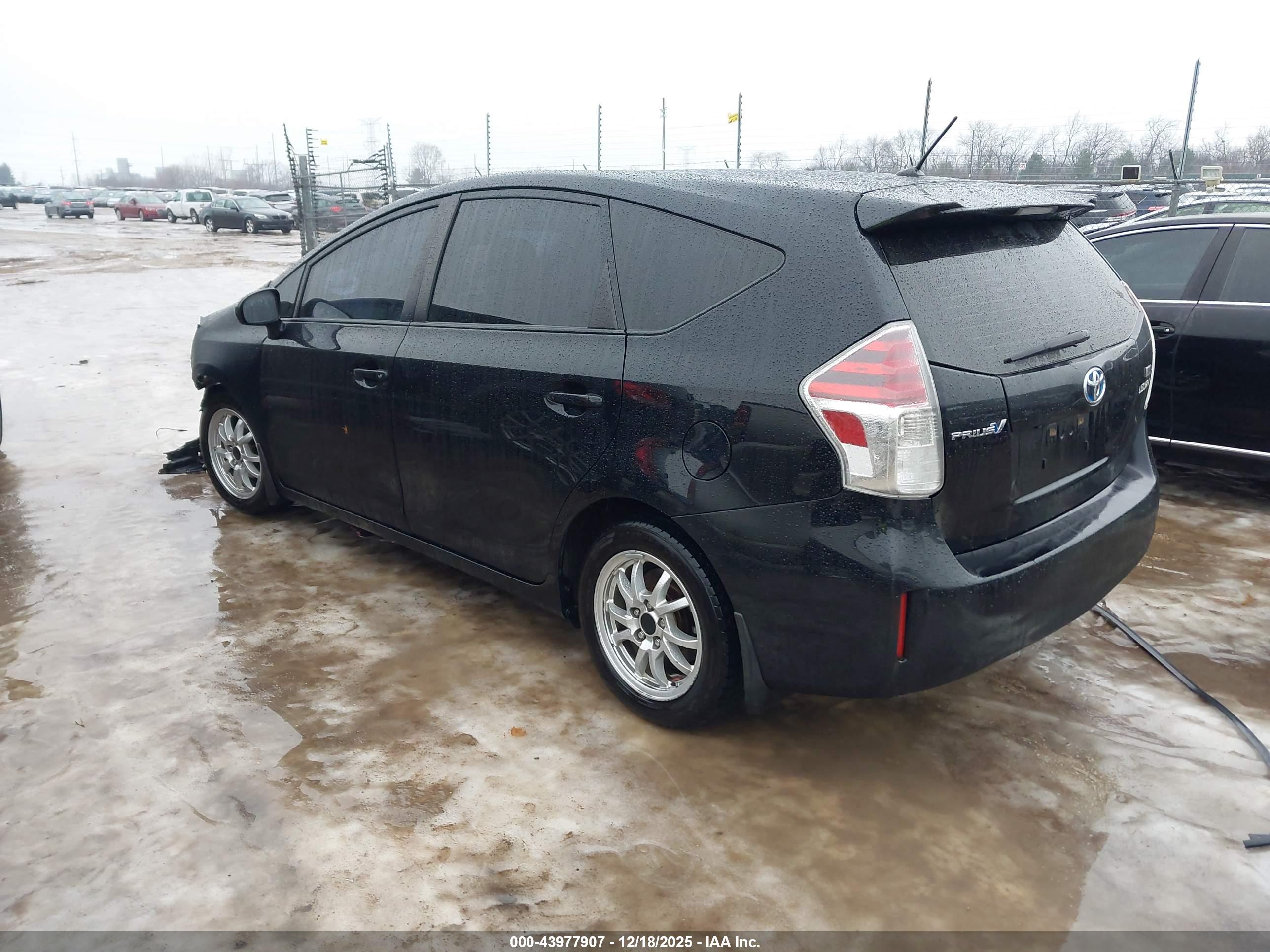 TOYOTA PRIUS image 3