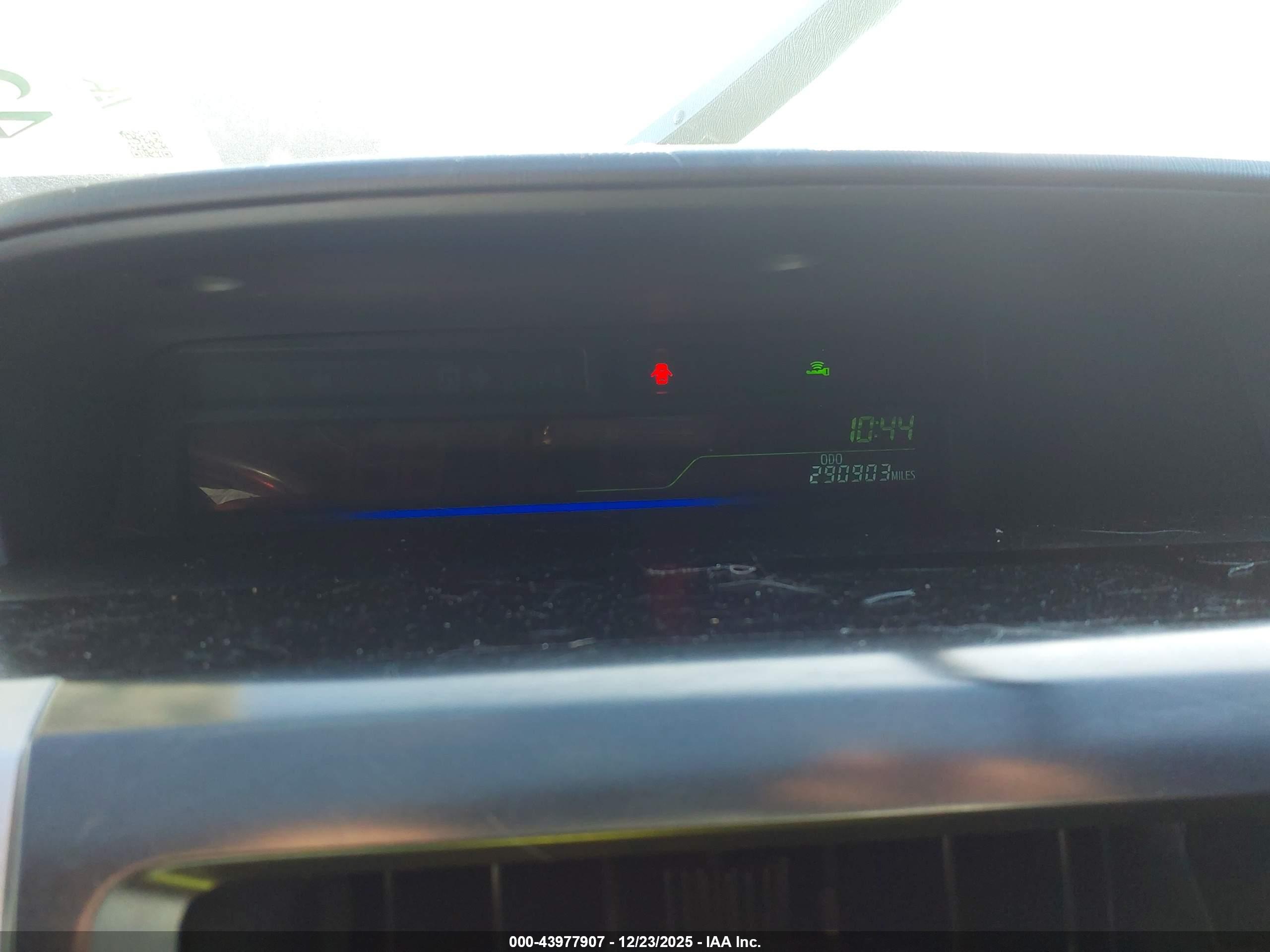 TOYOTA PRIUS image 7