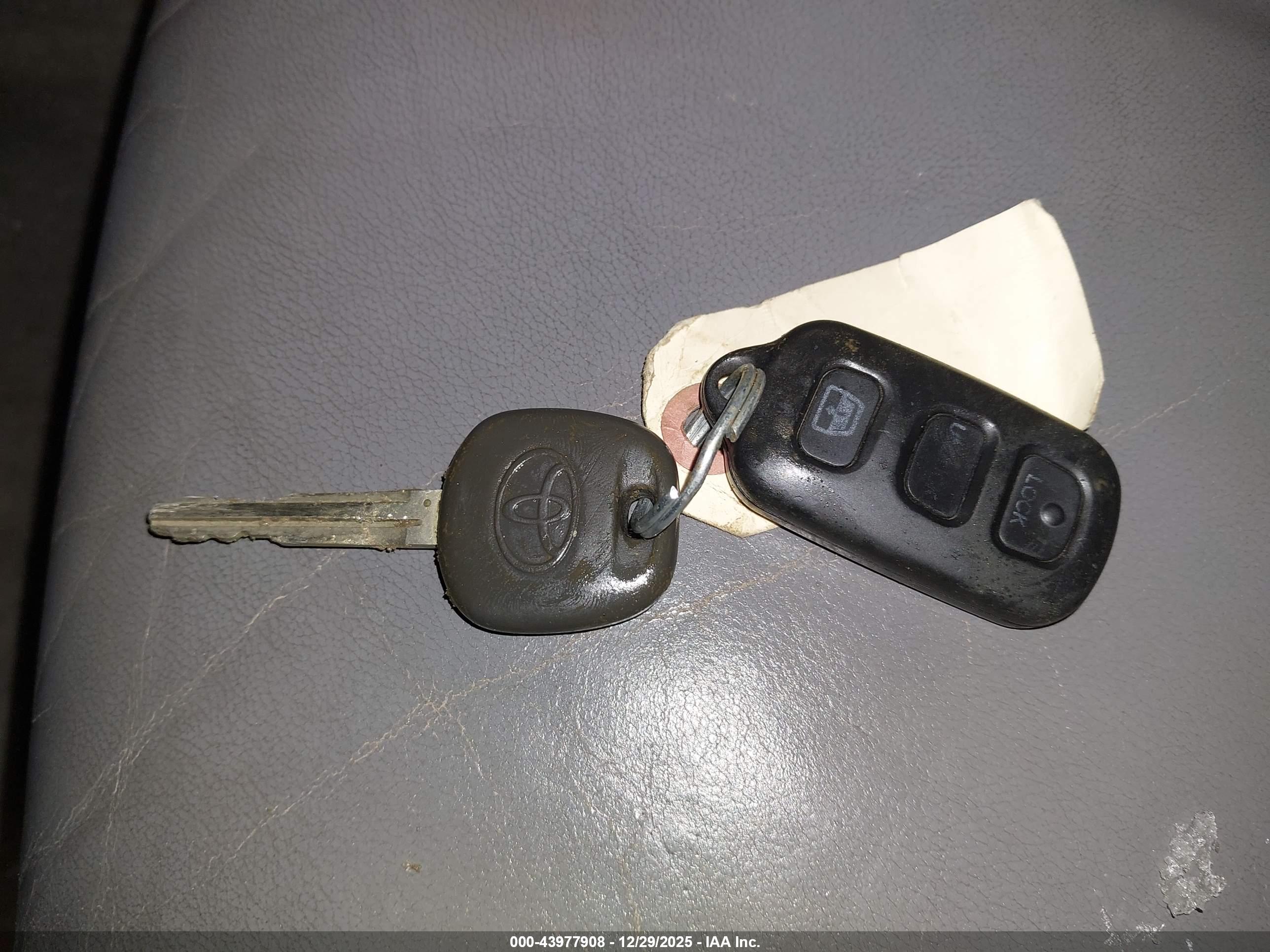 TOYOTA 4RUNNER image 11