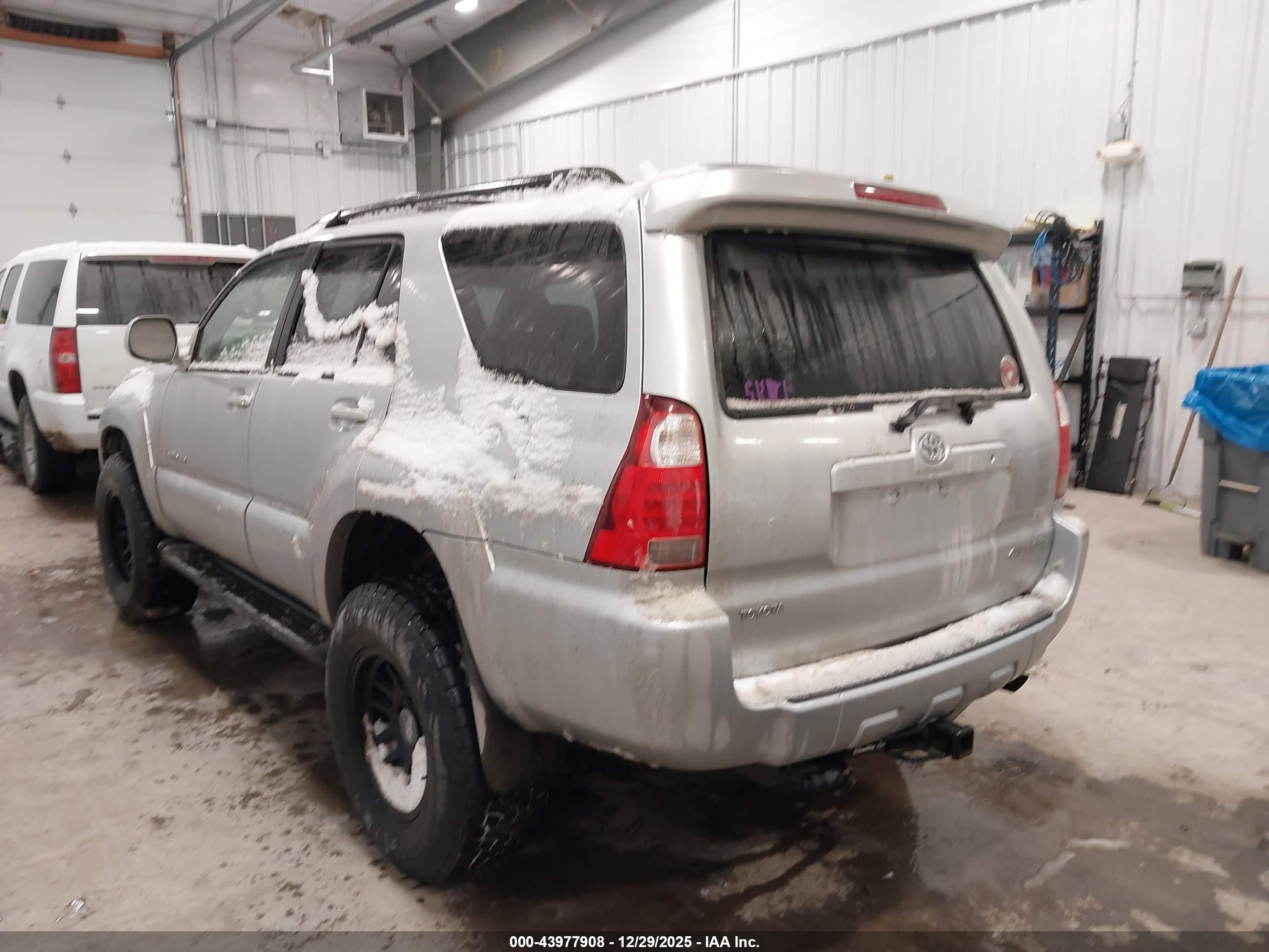 TOYOTA 4RUNNER image 3