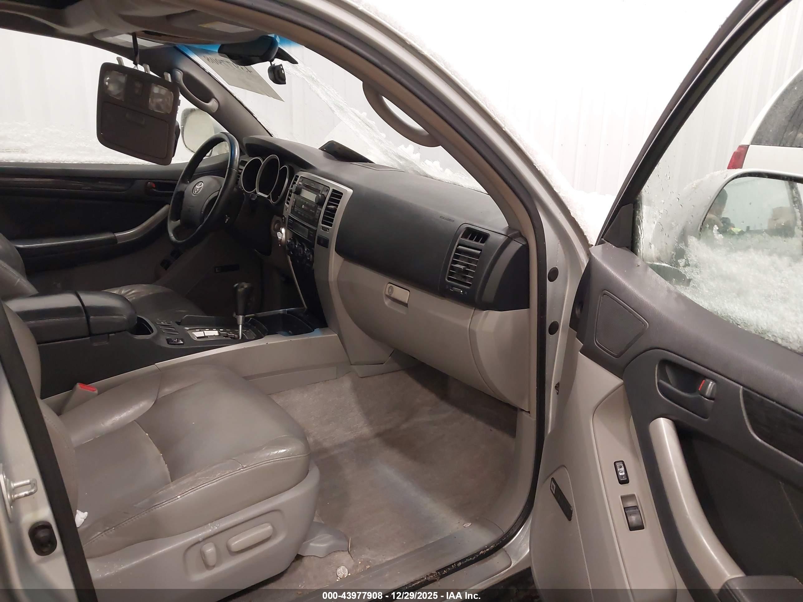 TOYOTA 4RUNNER image 5