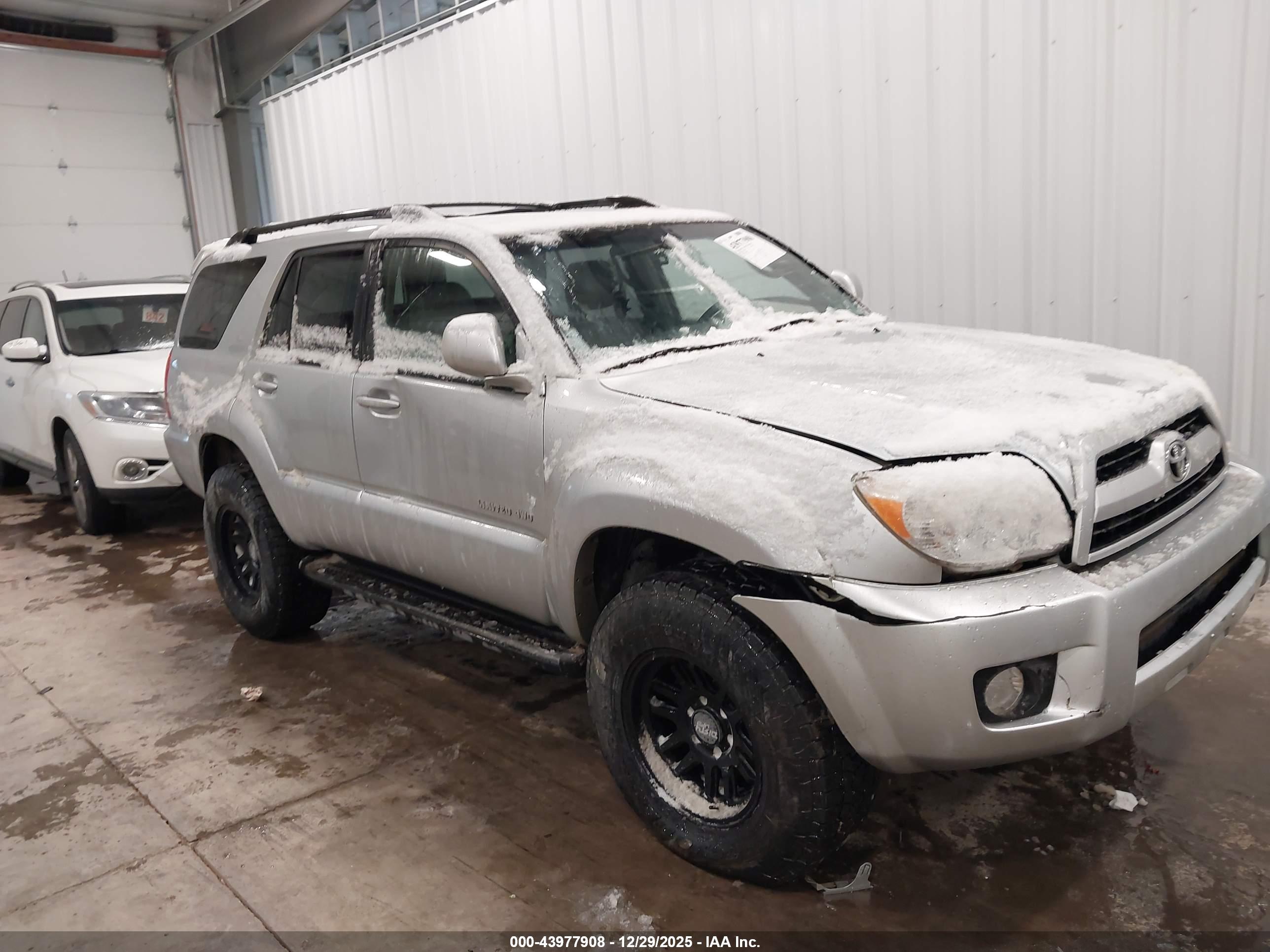 TOYOTA 4RUNNER image 6