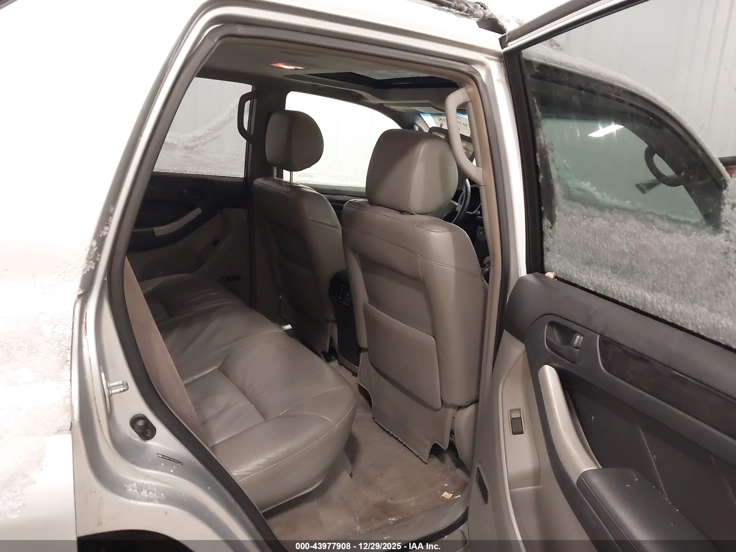 TOYOTA 4RUNNER image 8
