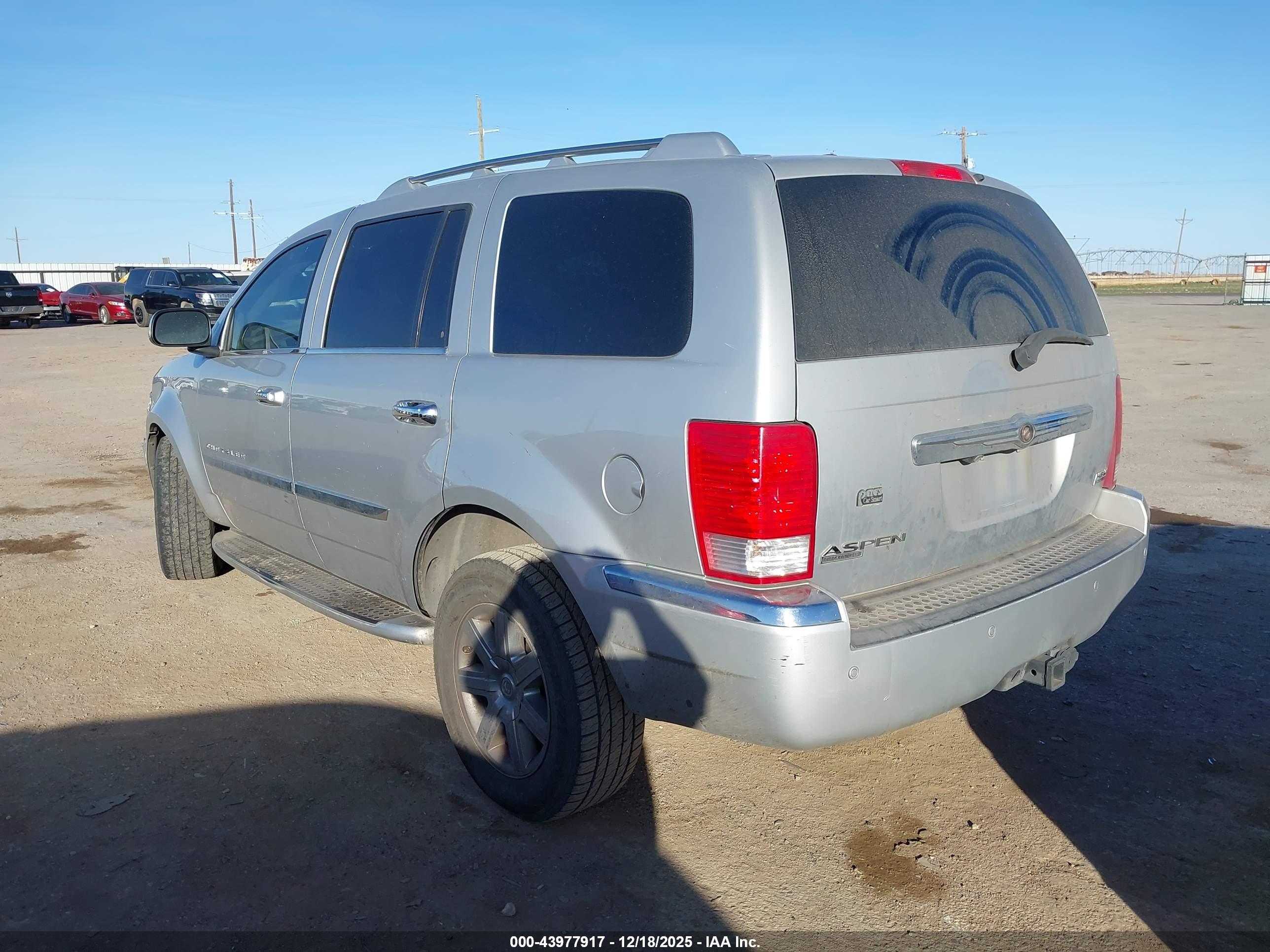 CHRYSLER ASPEN image 3