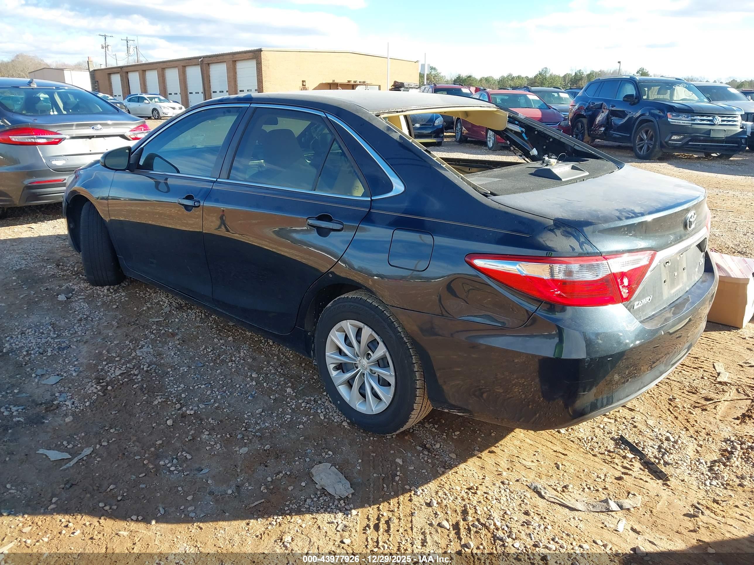 TOYOTA CAMRY image 3