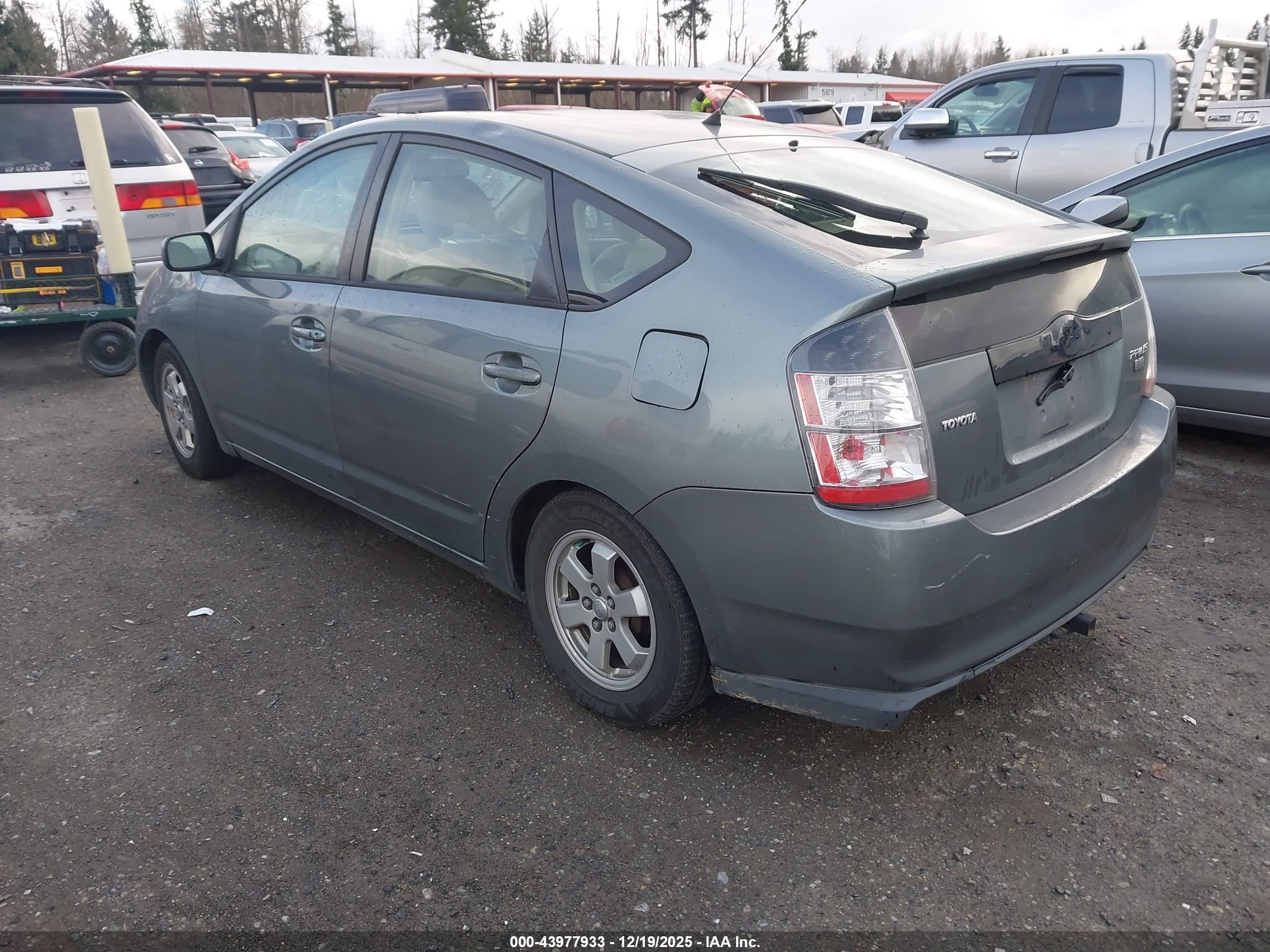 TOYOTA PRIUS image 3