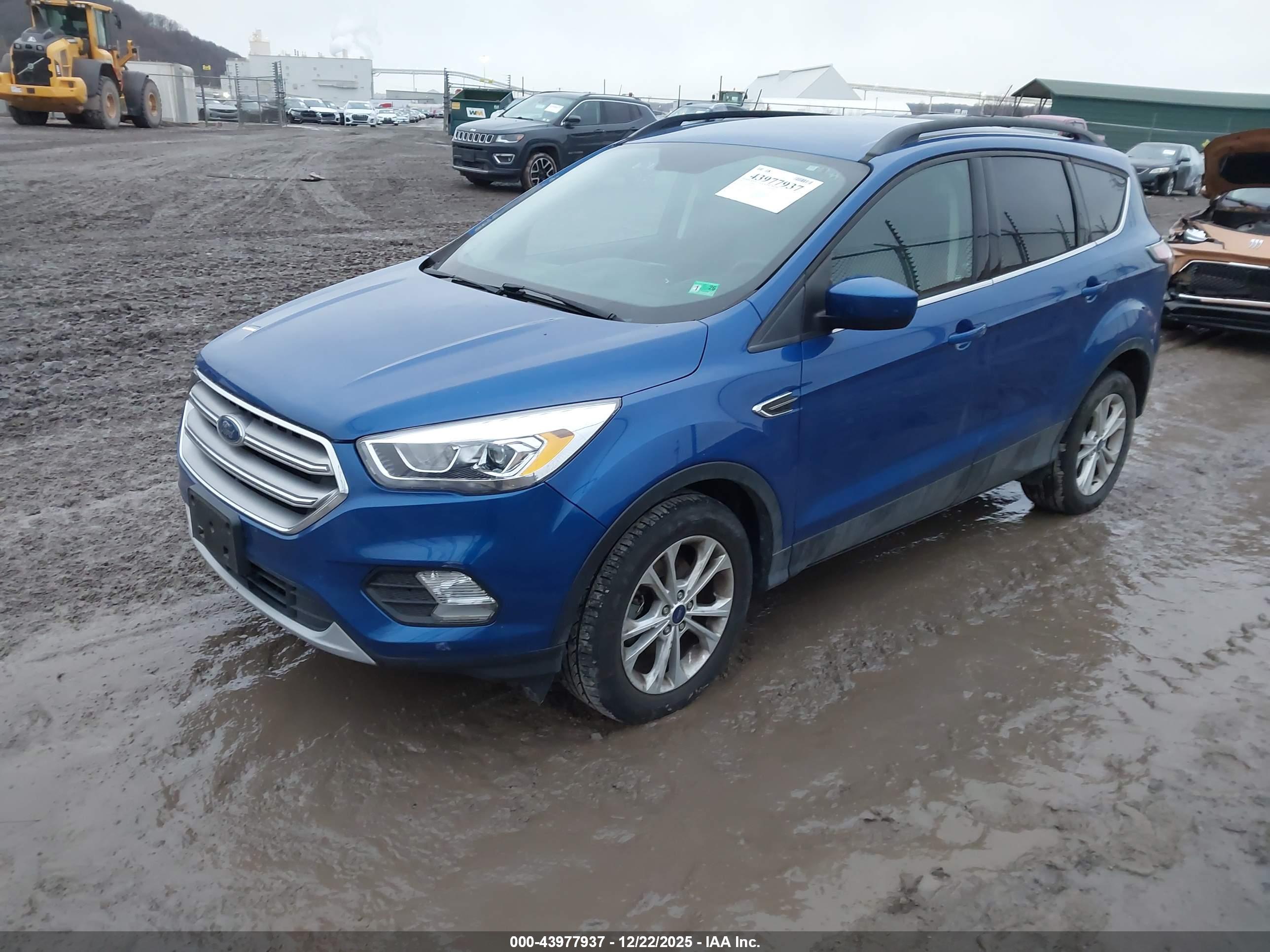 FORD ESCAPE image 2