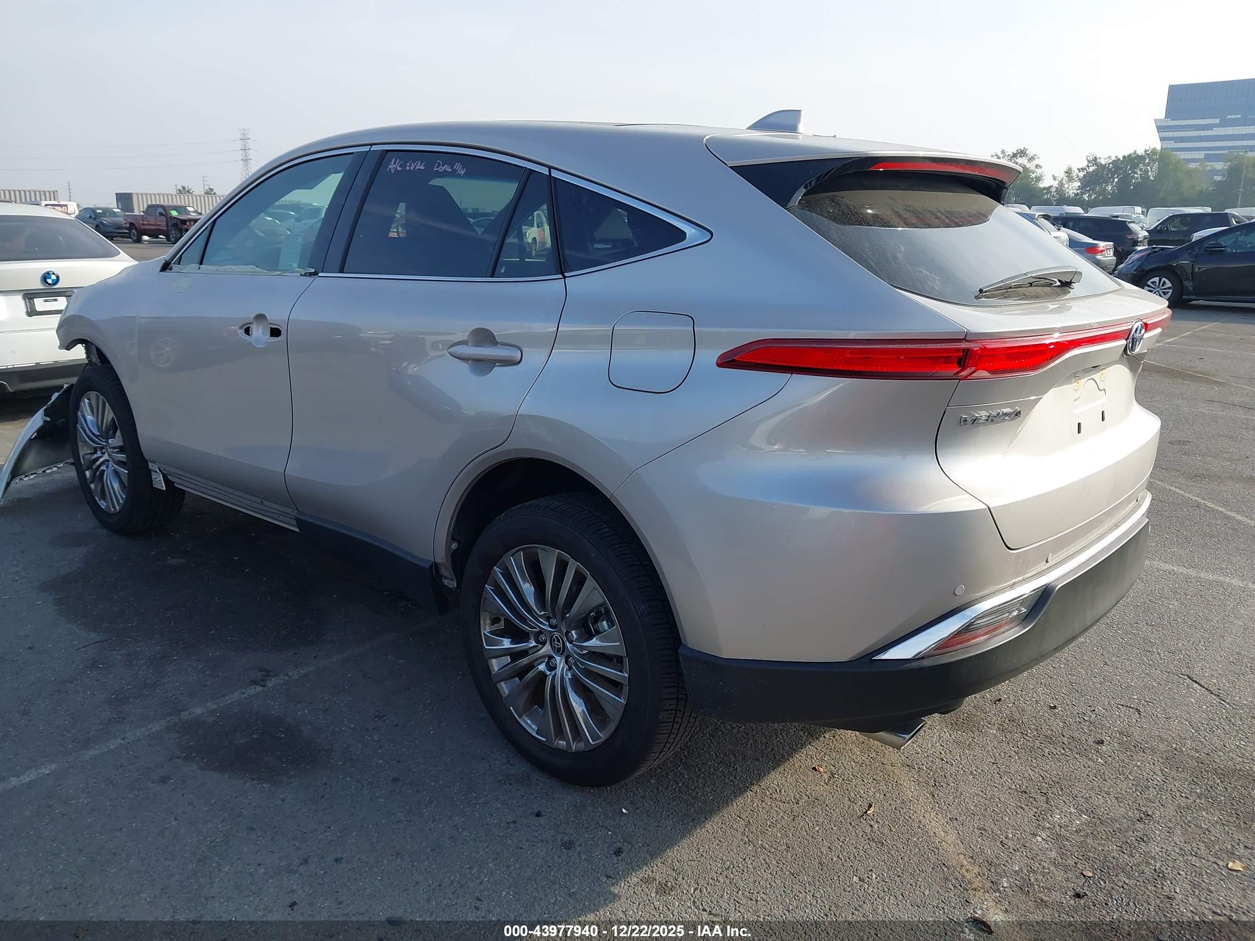 TOYOTA VENZA image 3