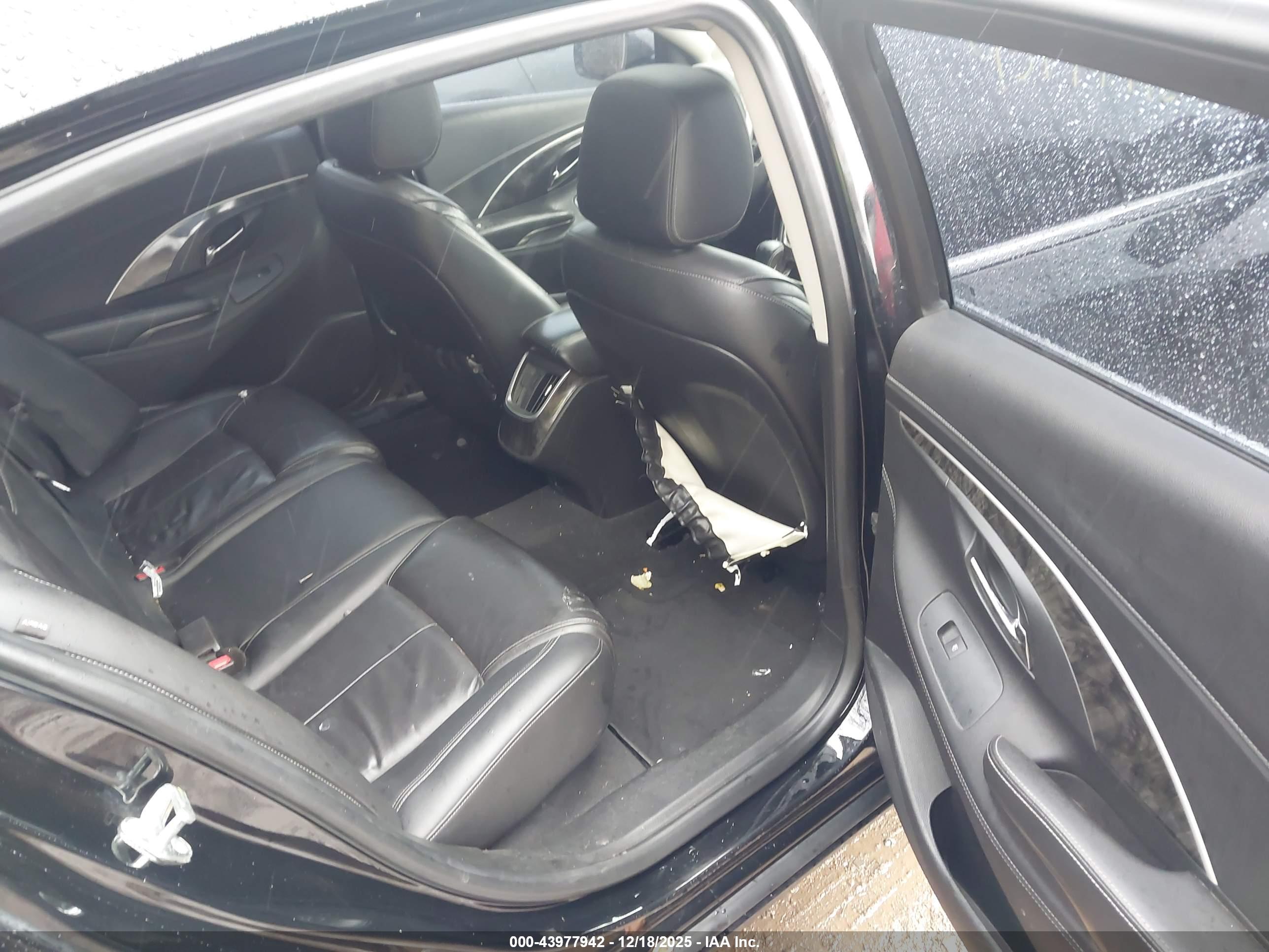 BUICK LACROSSE image 8