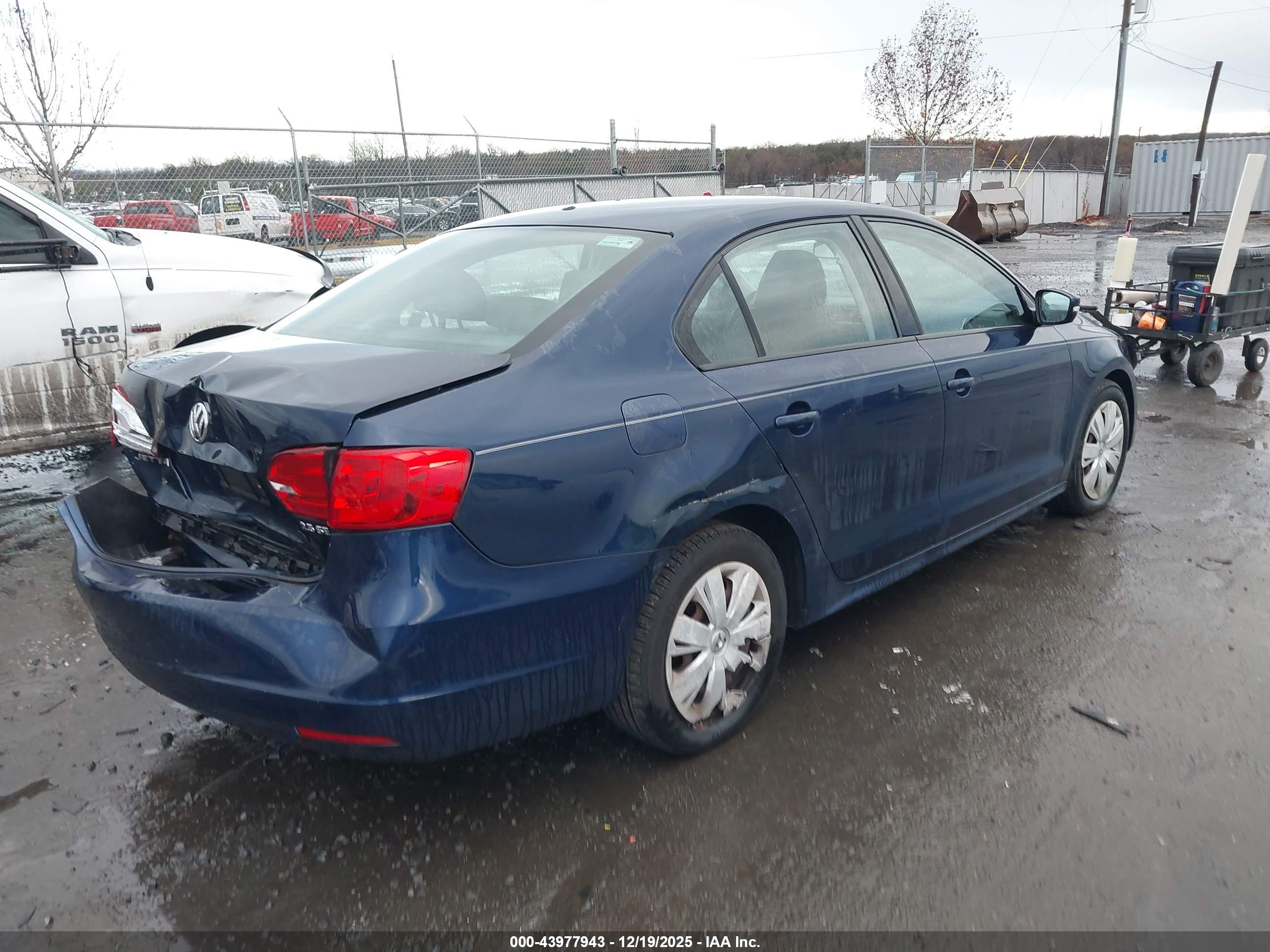 VOLKSWAGEN JETTA image 4