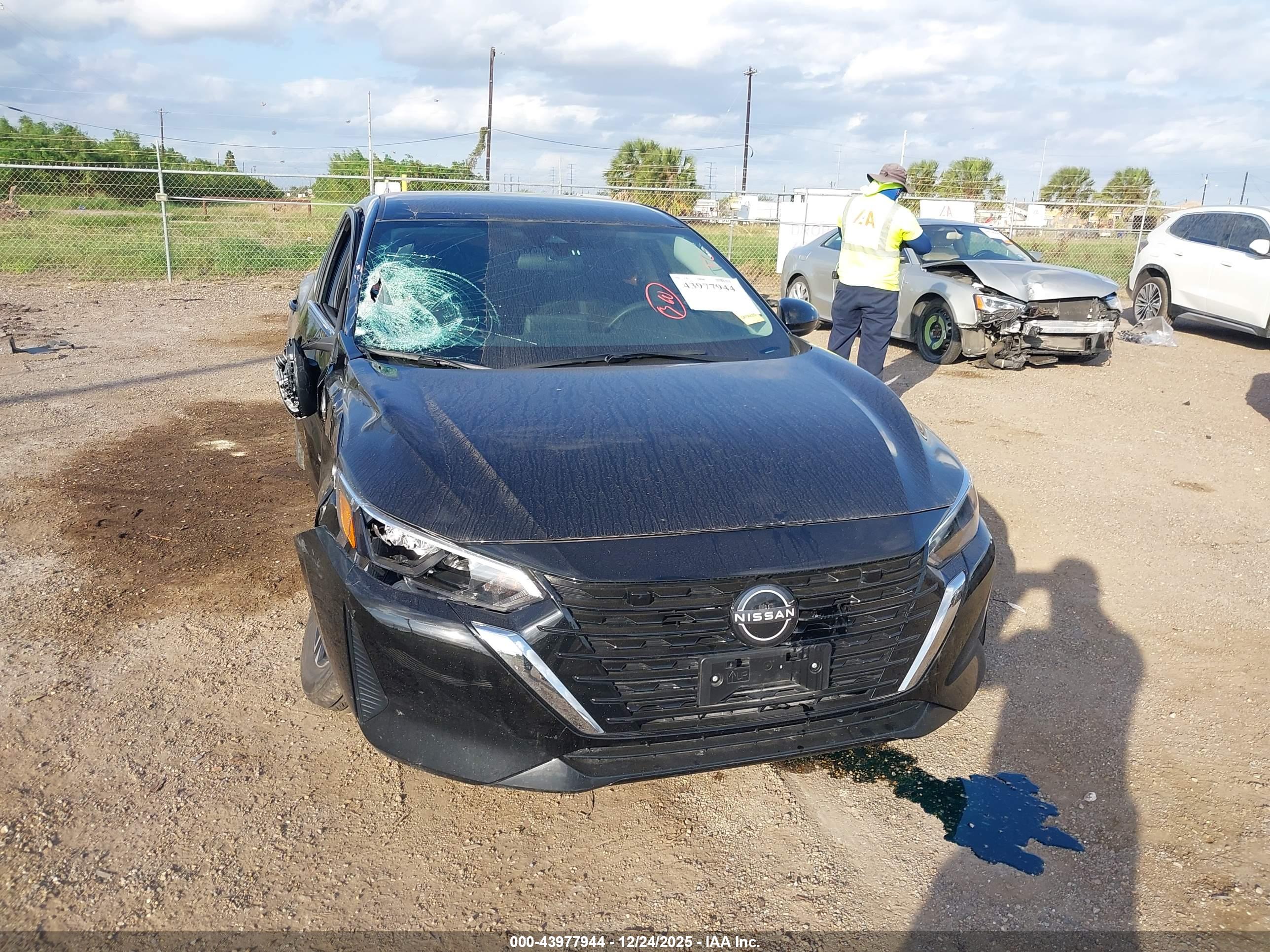 NISSAN SENTRA image 6