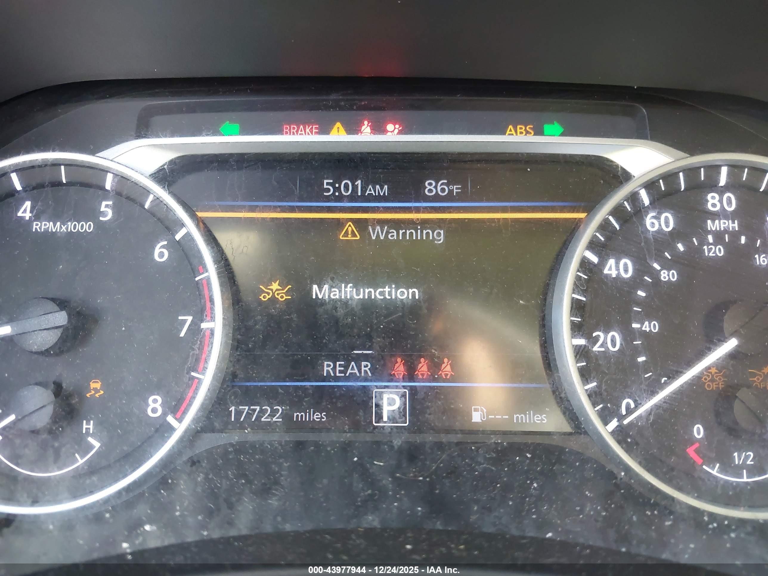 NISSAN SENTRA image 7