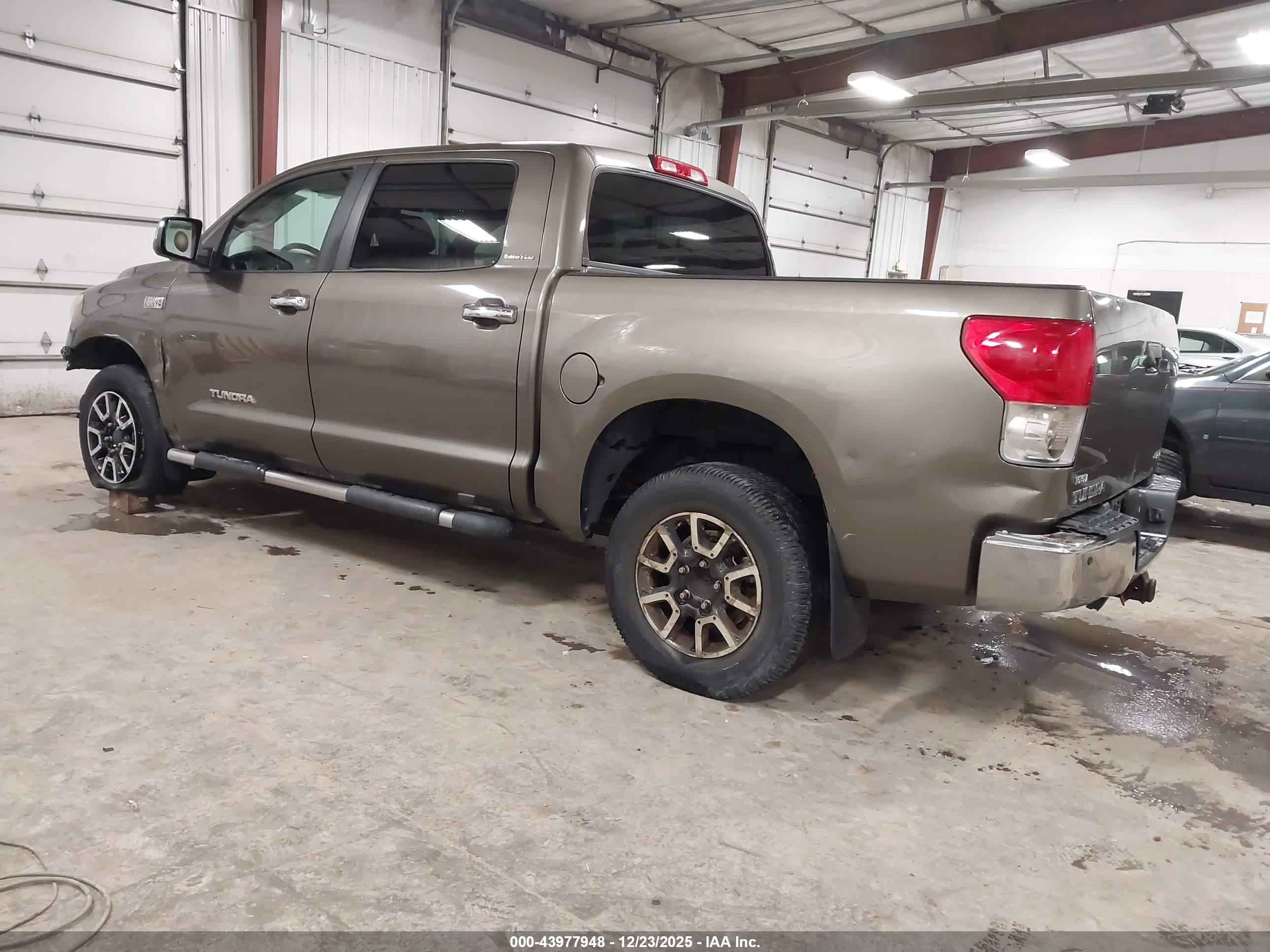TOYOTA TUNDRA image 3