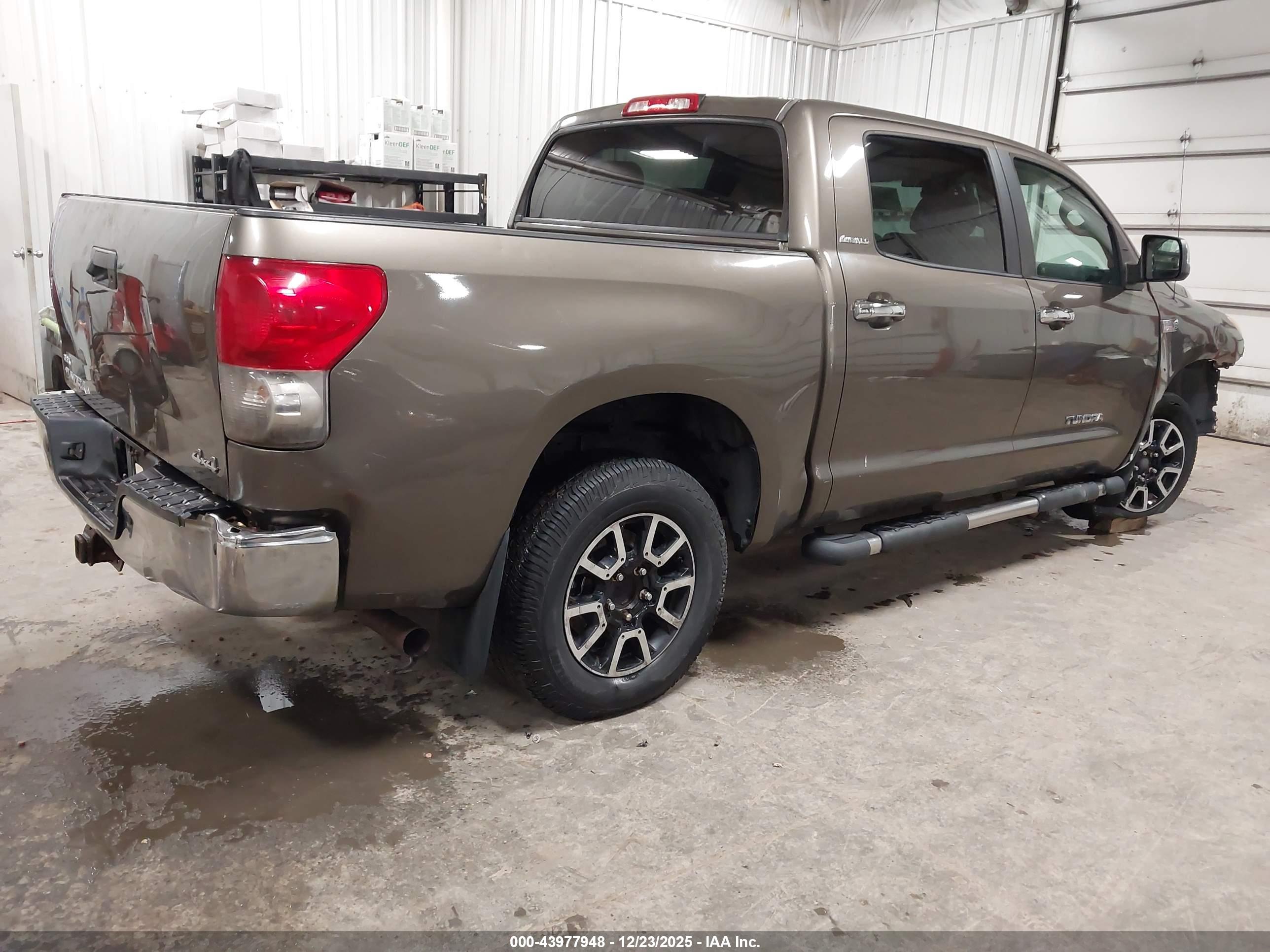 TOYOTA TUNDRA image 4