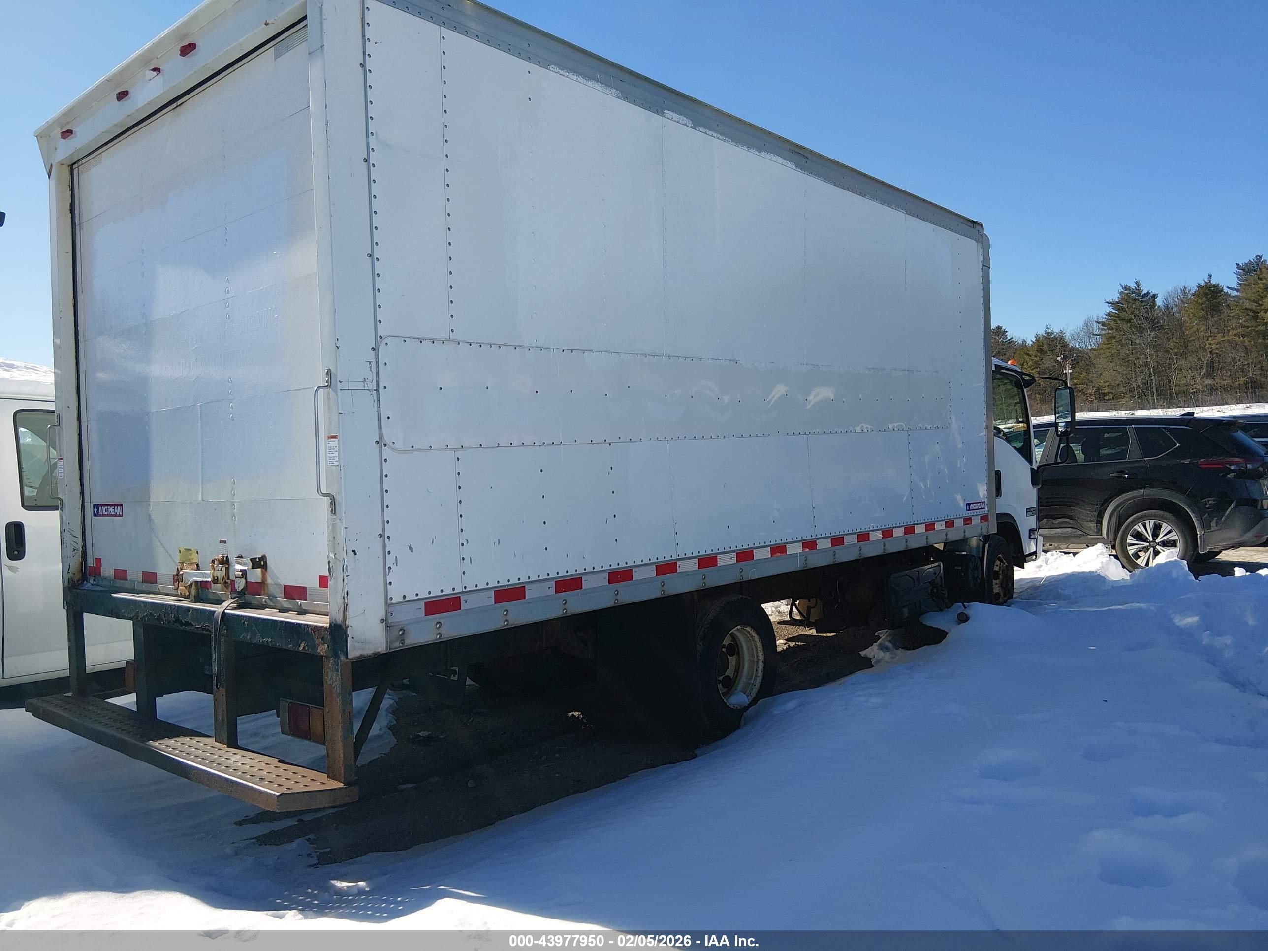 ISUZU NPR image 4
