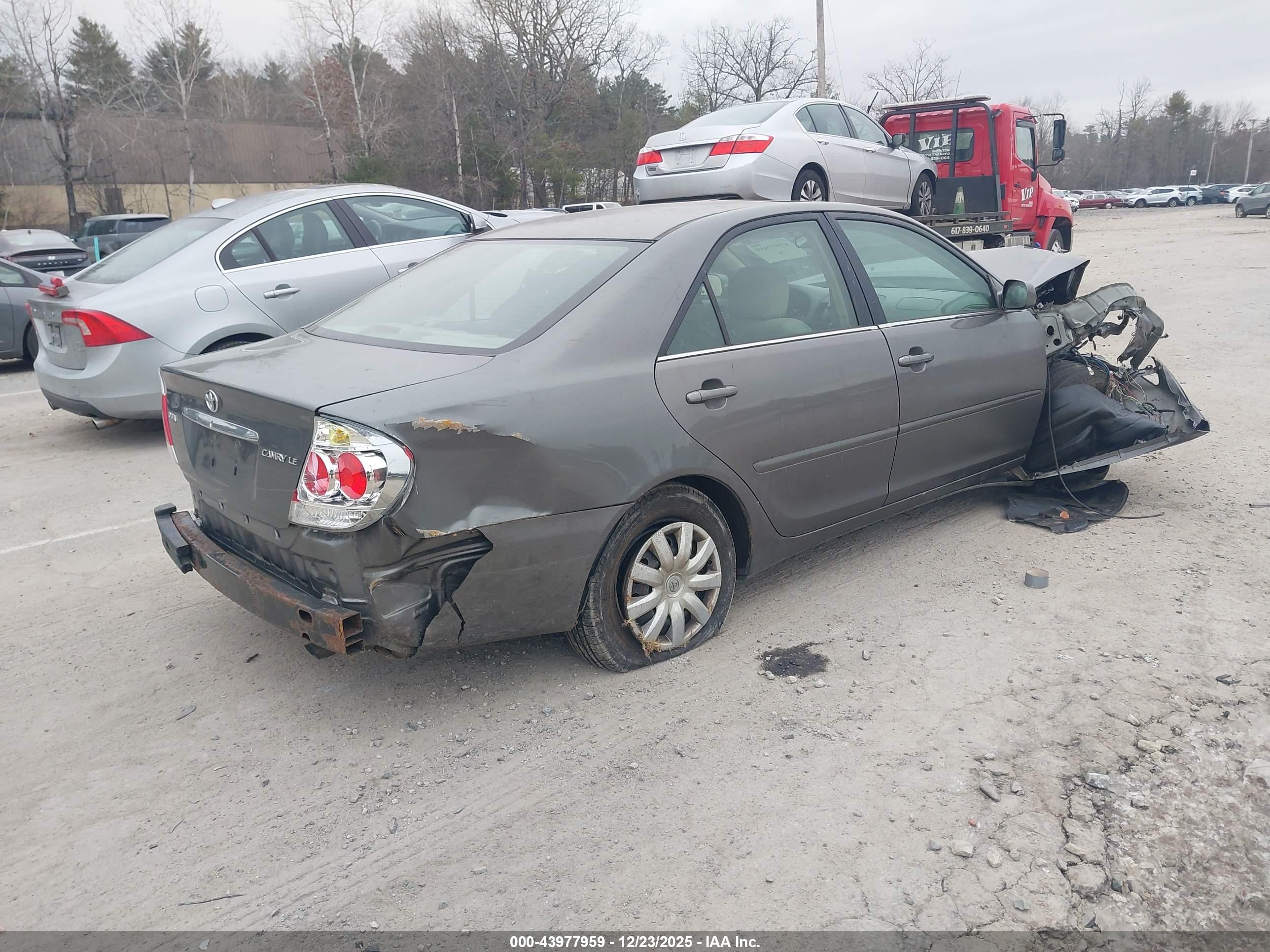 TOYOTA CAMRY image 4