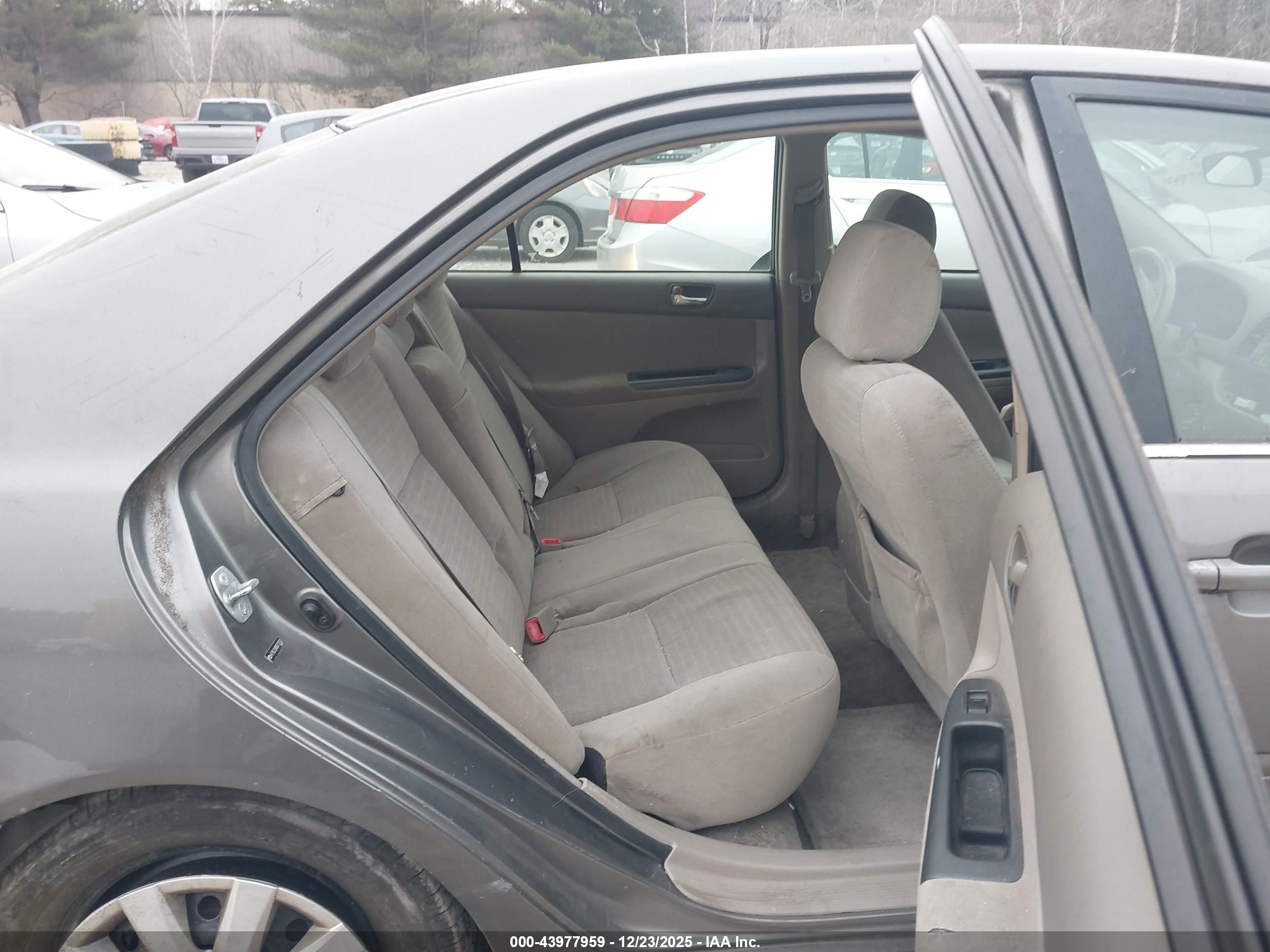 TOYOTA CAMRY image 8