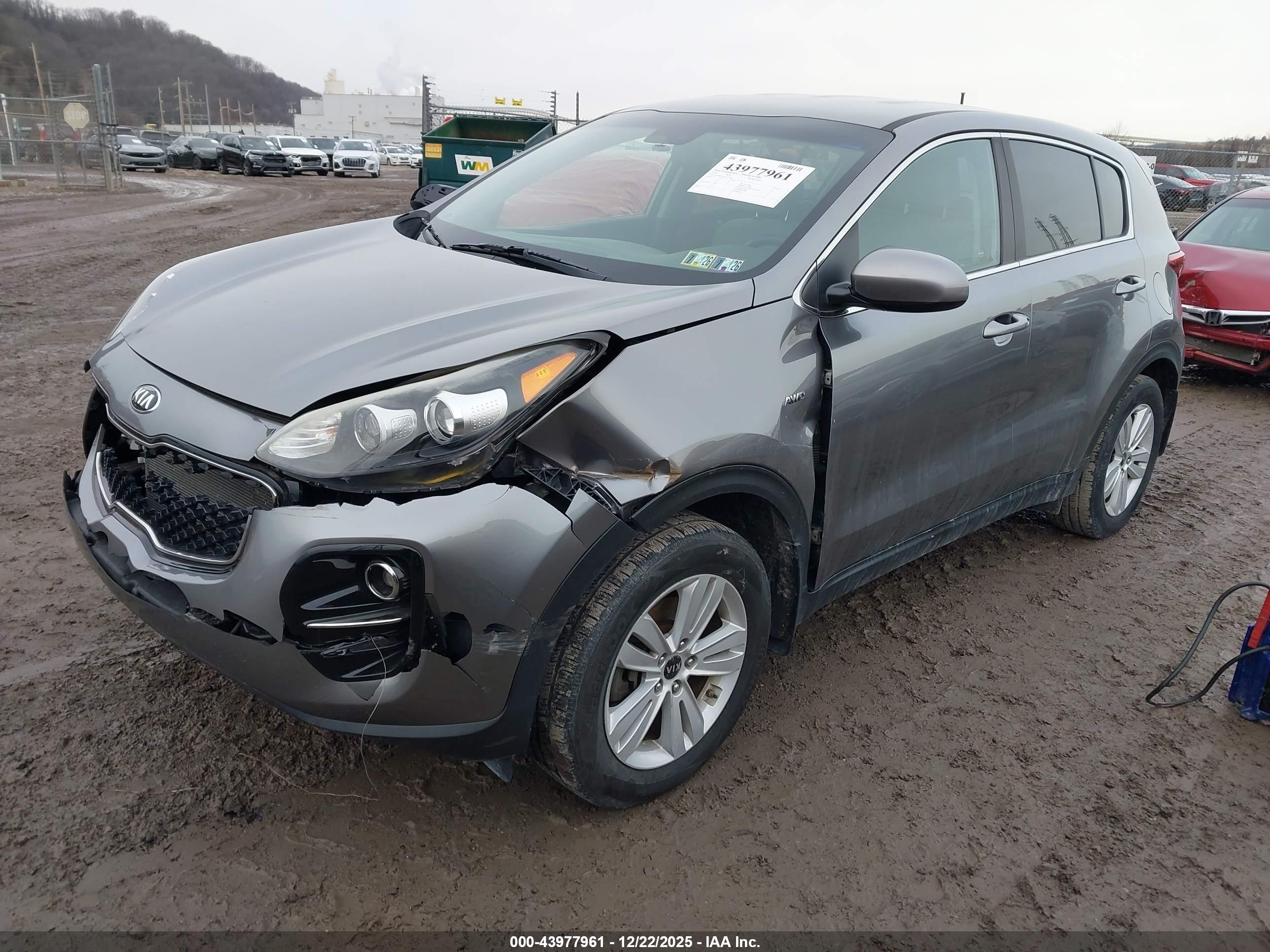 KIA SPORTAGE image 2