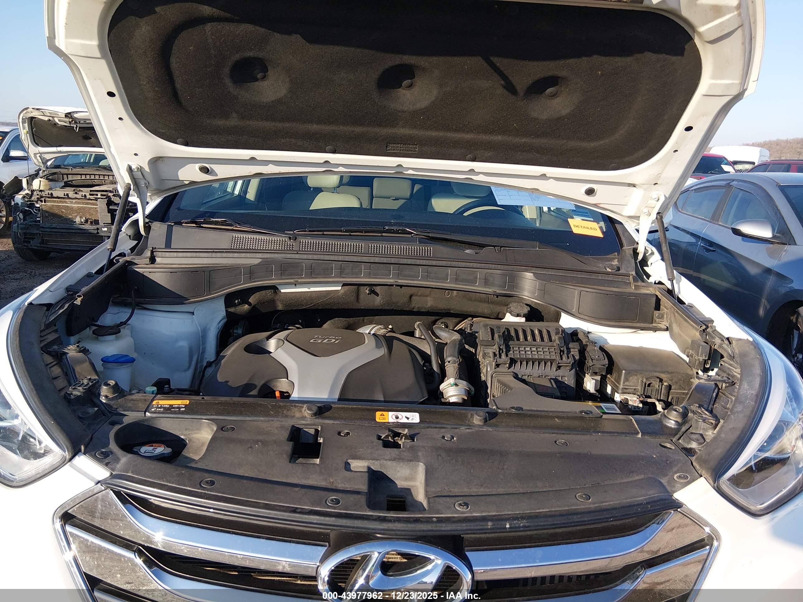 HYUNDAI SANTA image 10