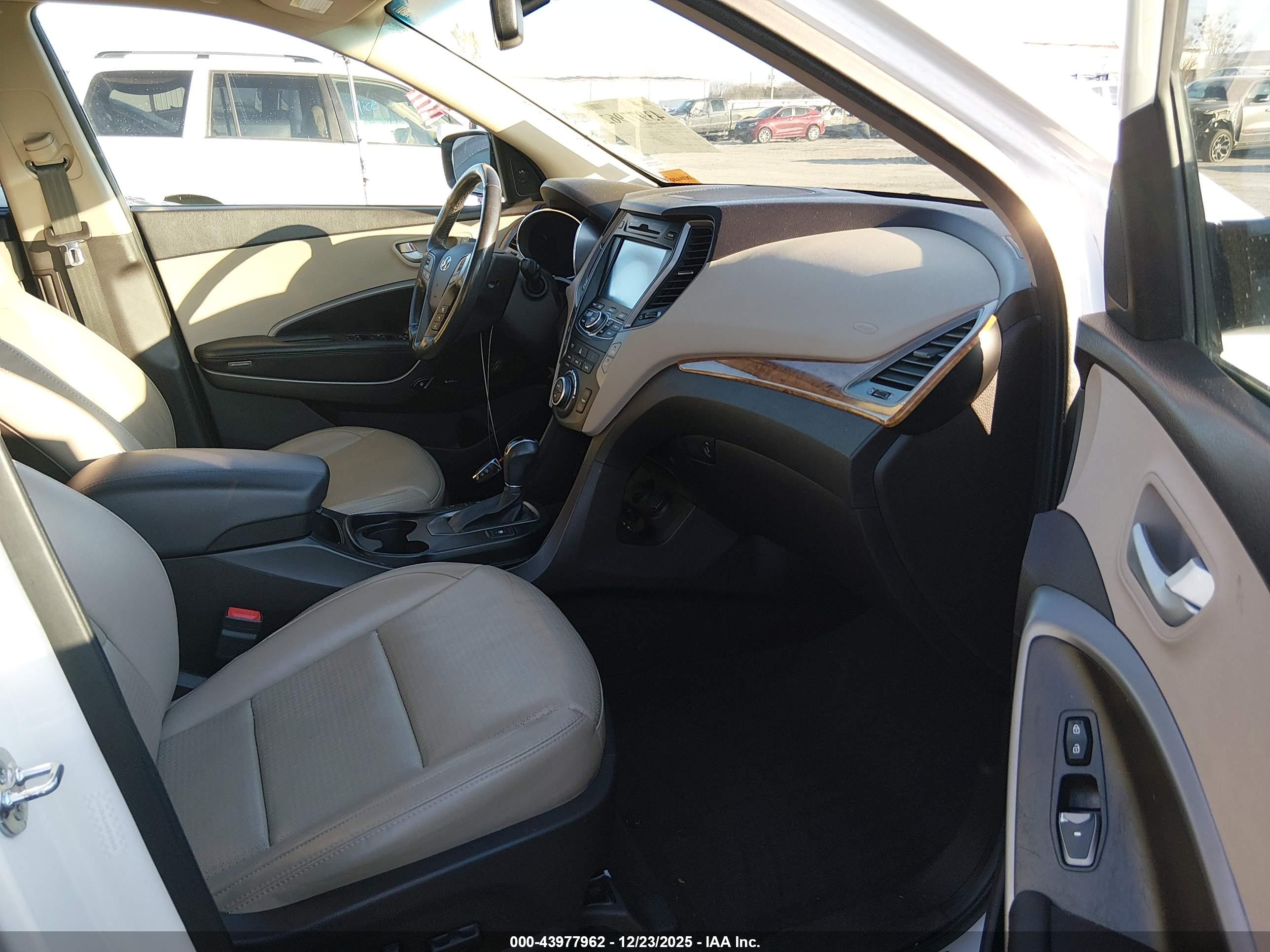 HYUNDAI SANTA image 5