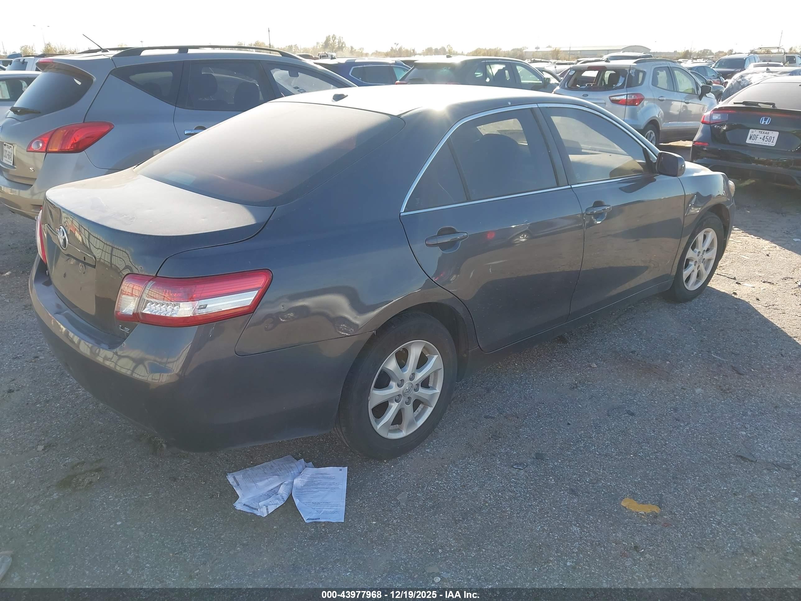TOYOTA CAMRY image 4