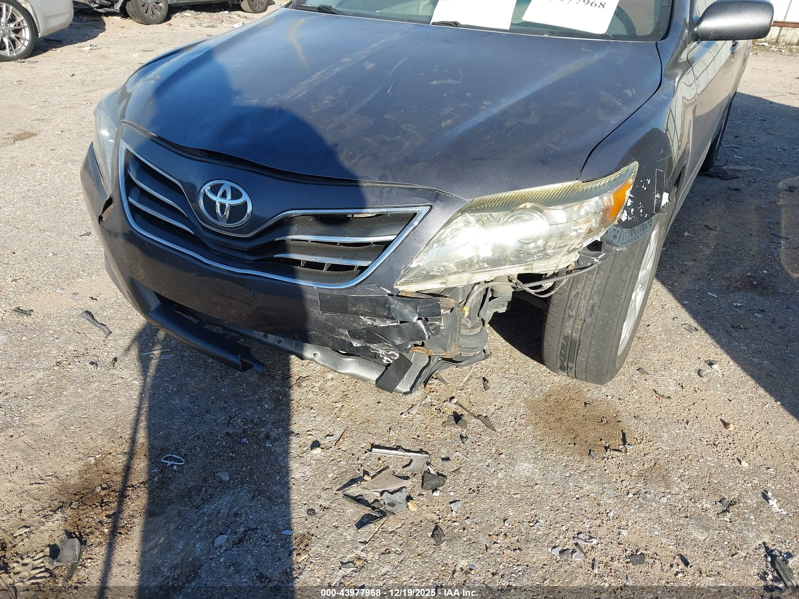 TOYOTA CAMRY image 6