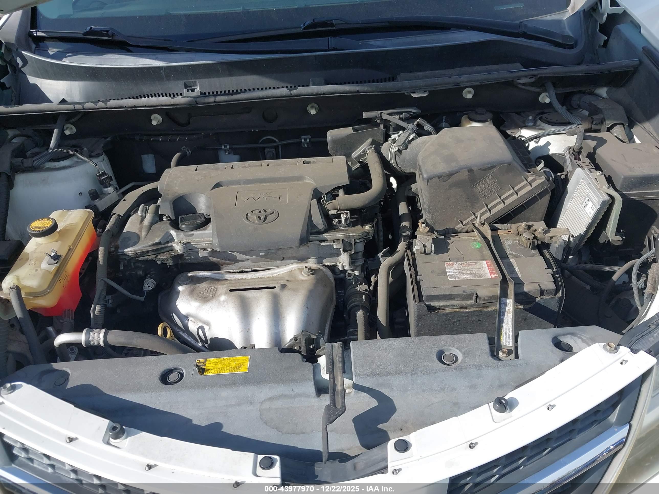 TOYOTA RAV4 image 10