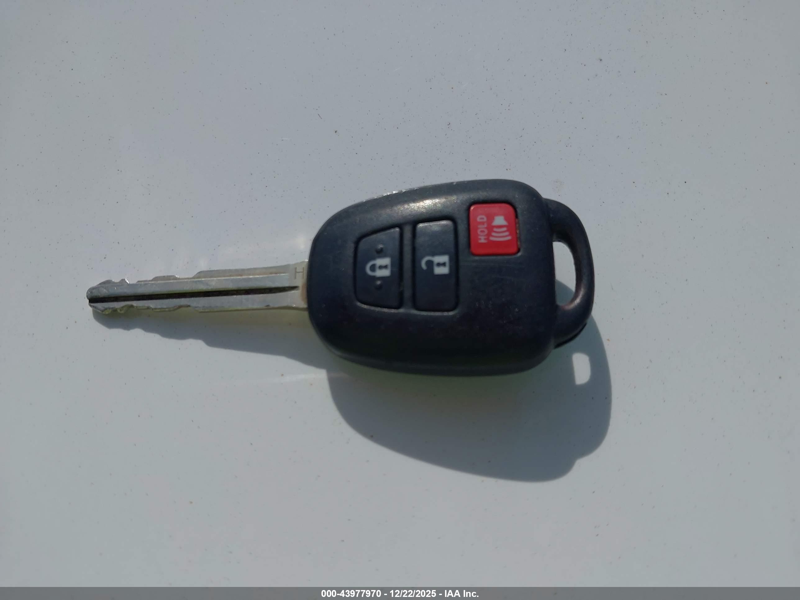 TOYOTA RAV4 image 11