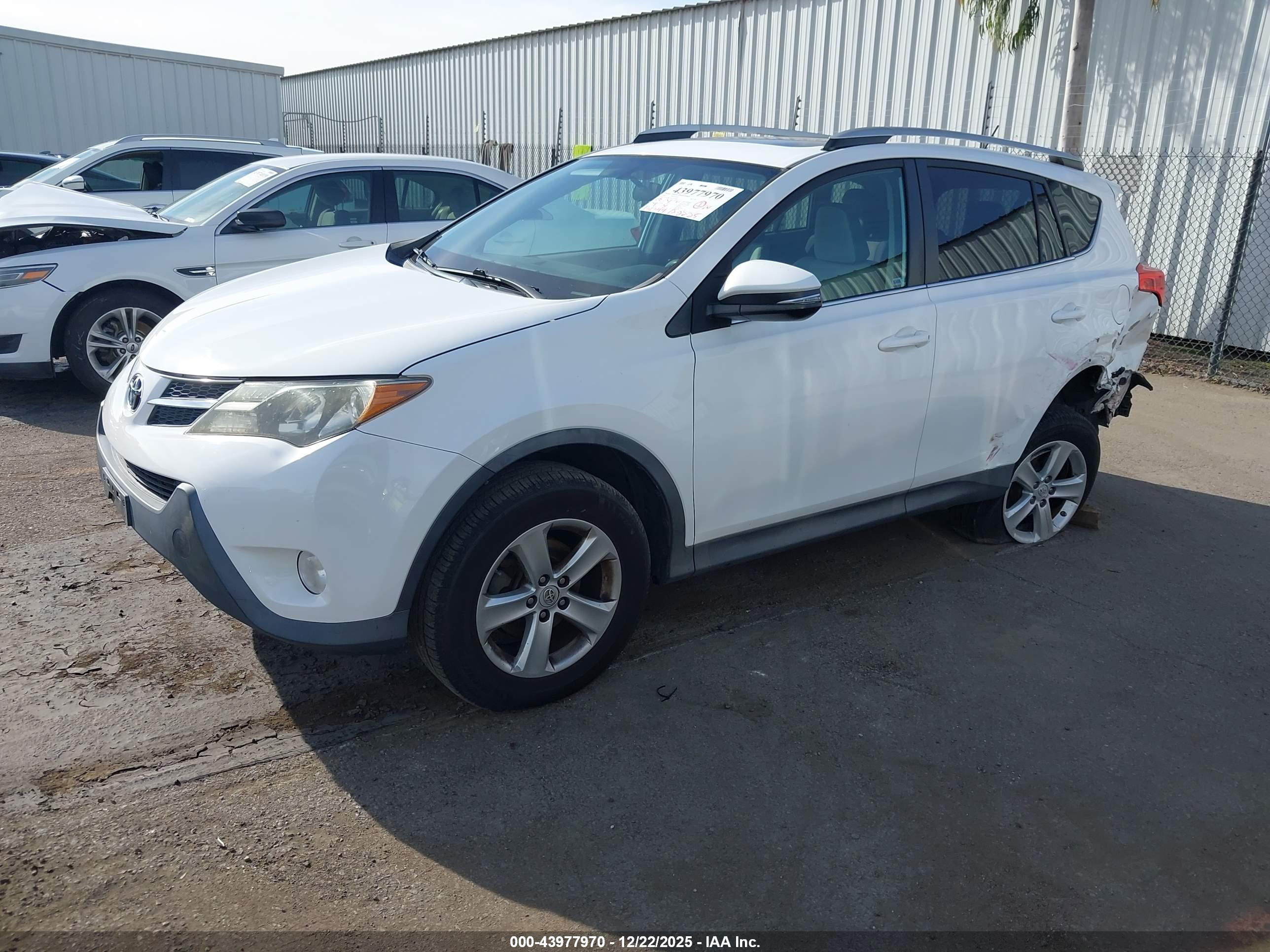 TOYOTA RAV4 image 2