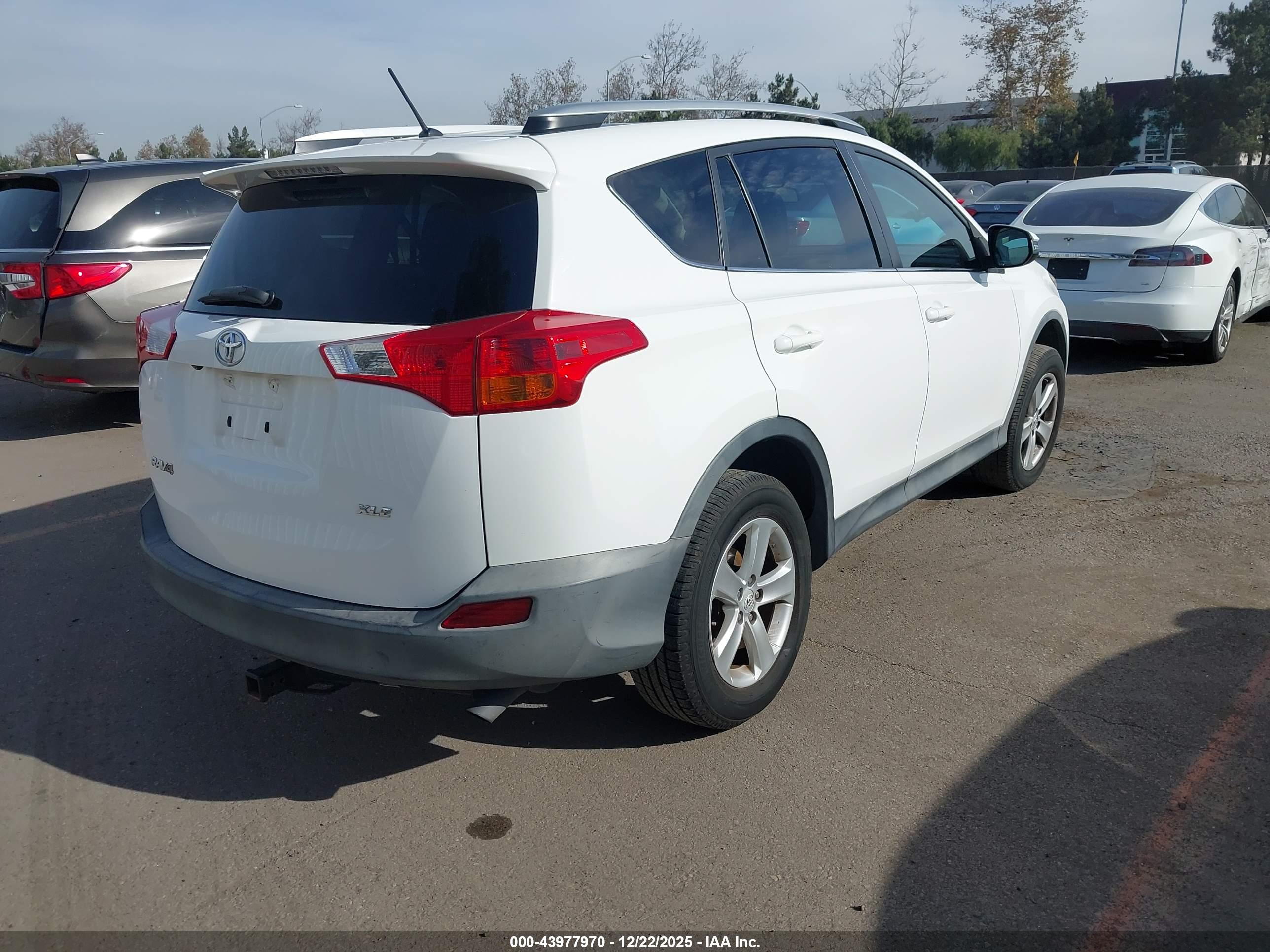 TOYOTA RAV4 image 4