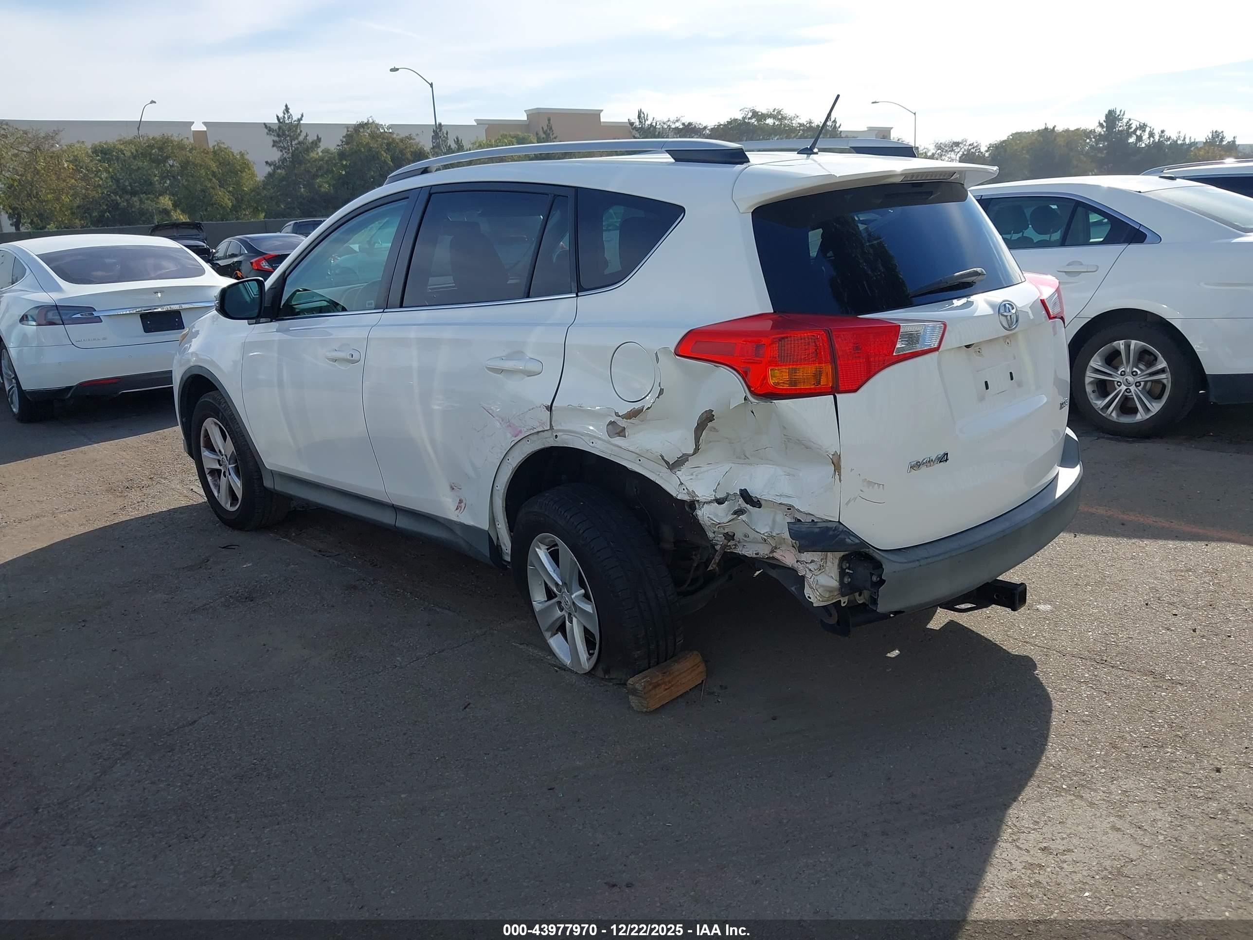 TOYOTA RAV4 image 6