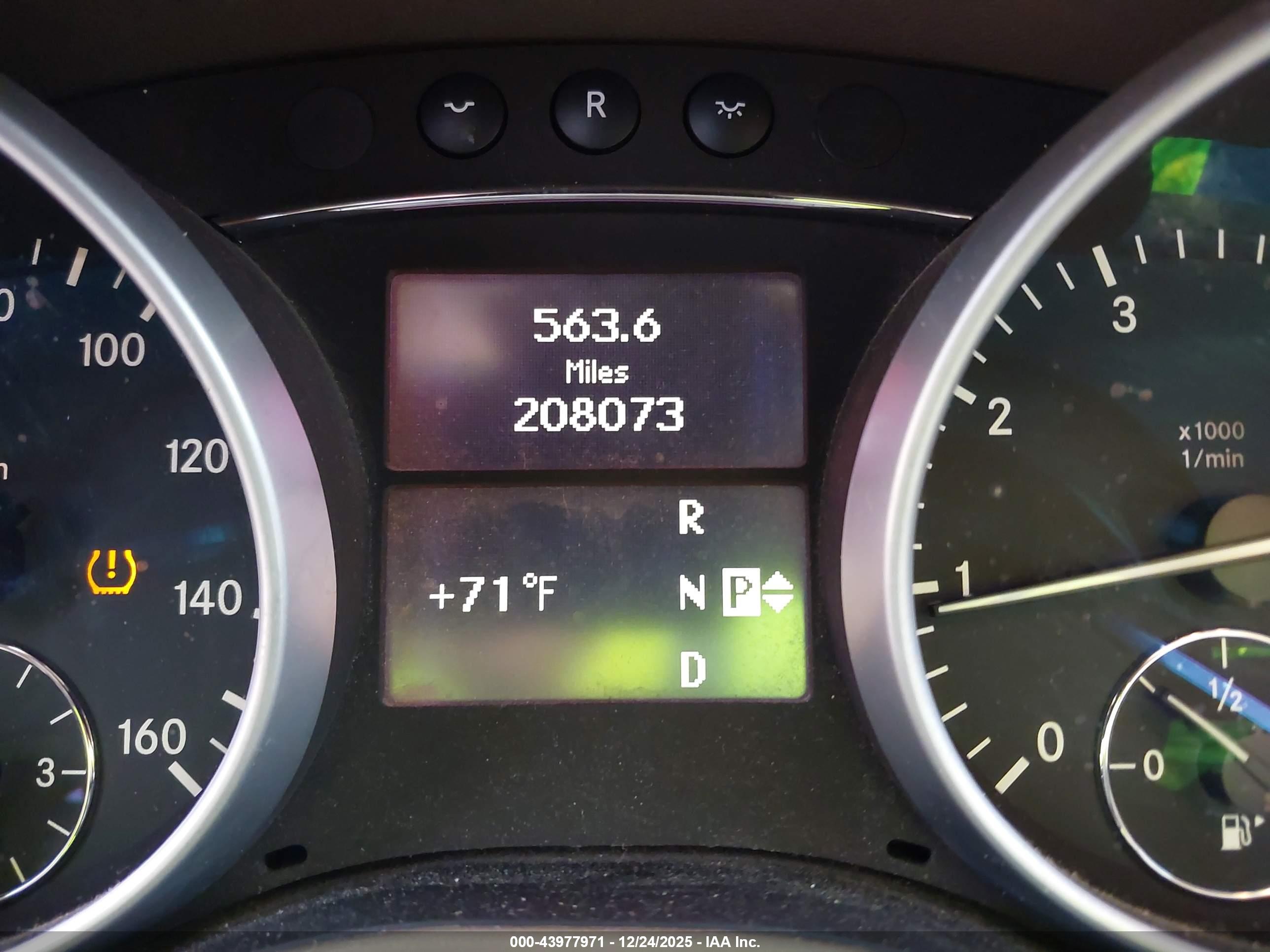 MERCEDES-BENZ ML image 7