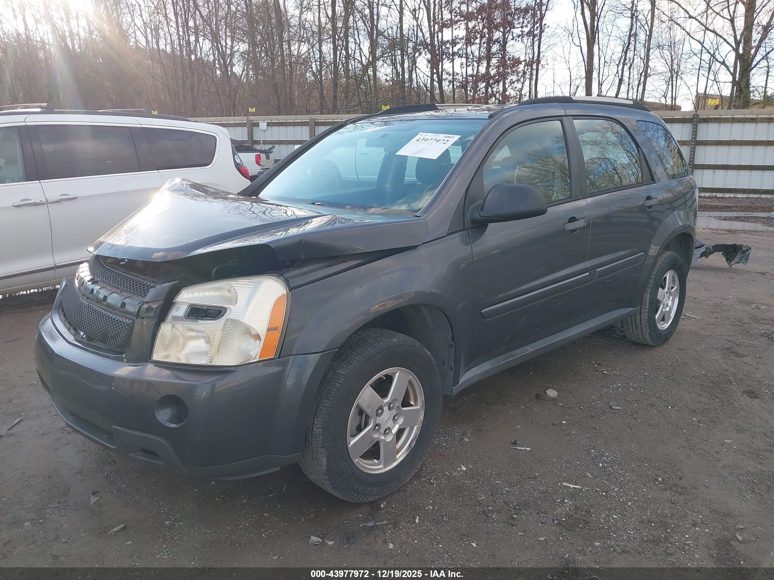 CHEVROLET EQUINOX image 2