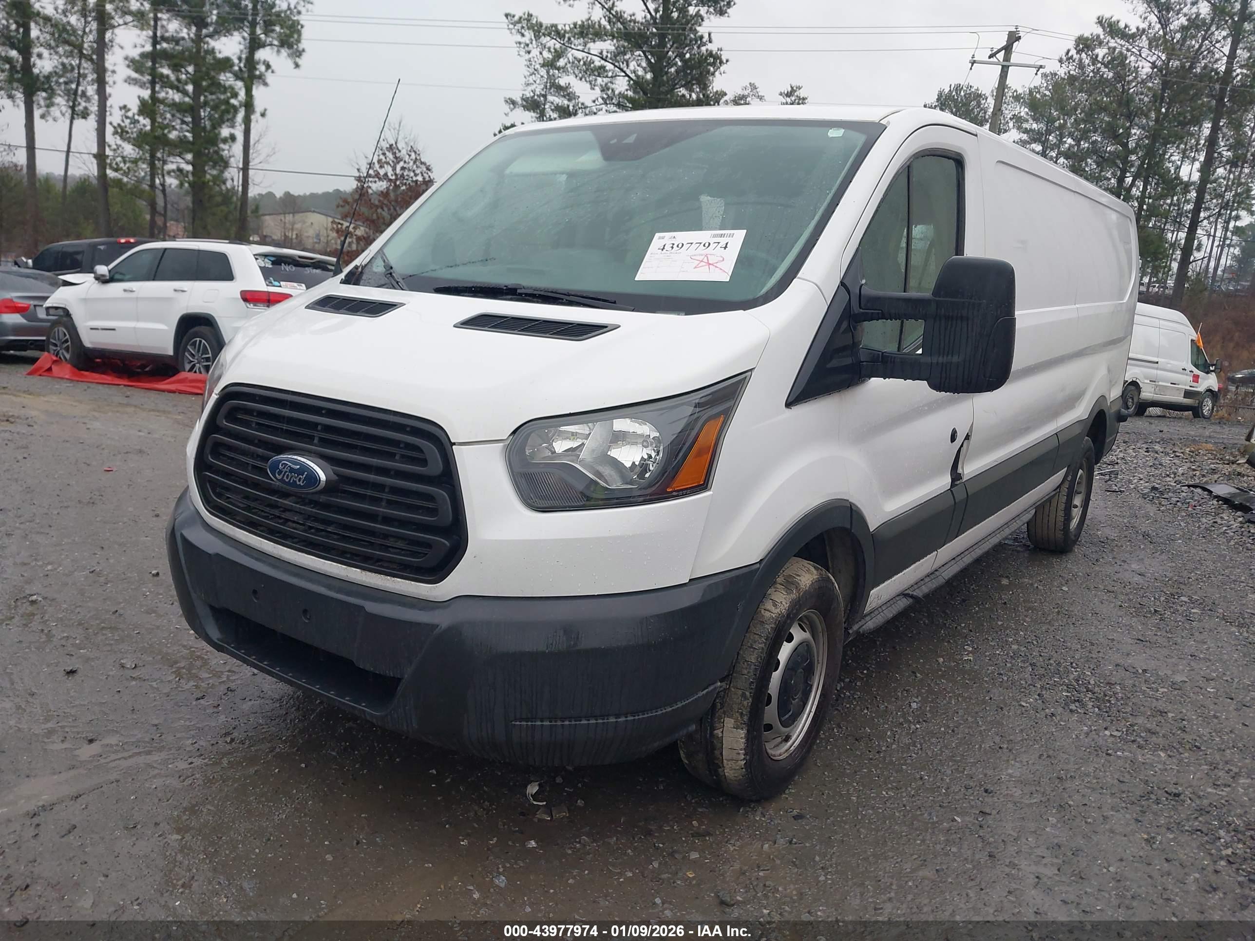 FORD TRANSIT-250 image 2