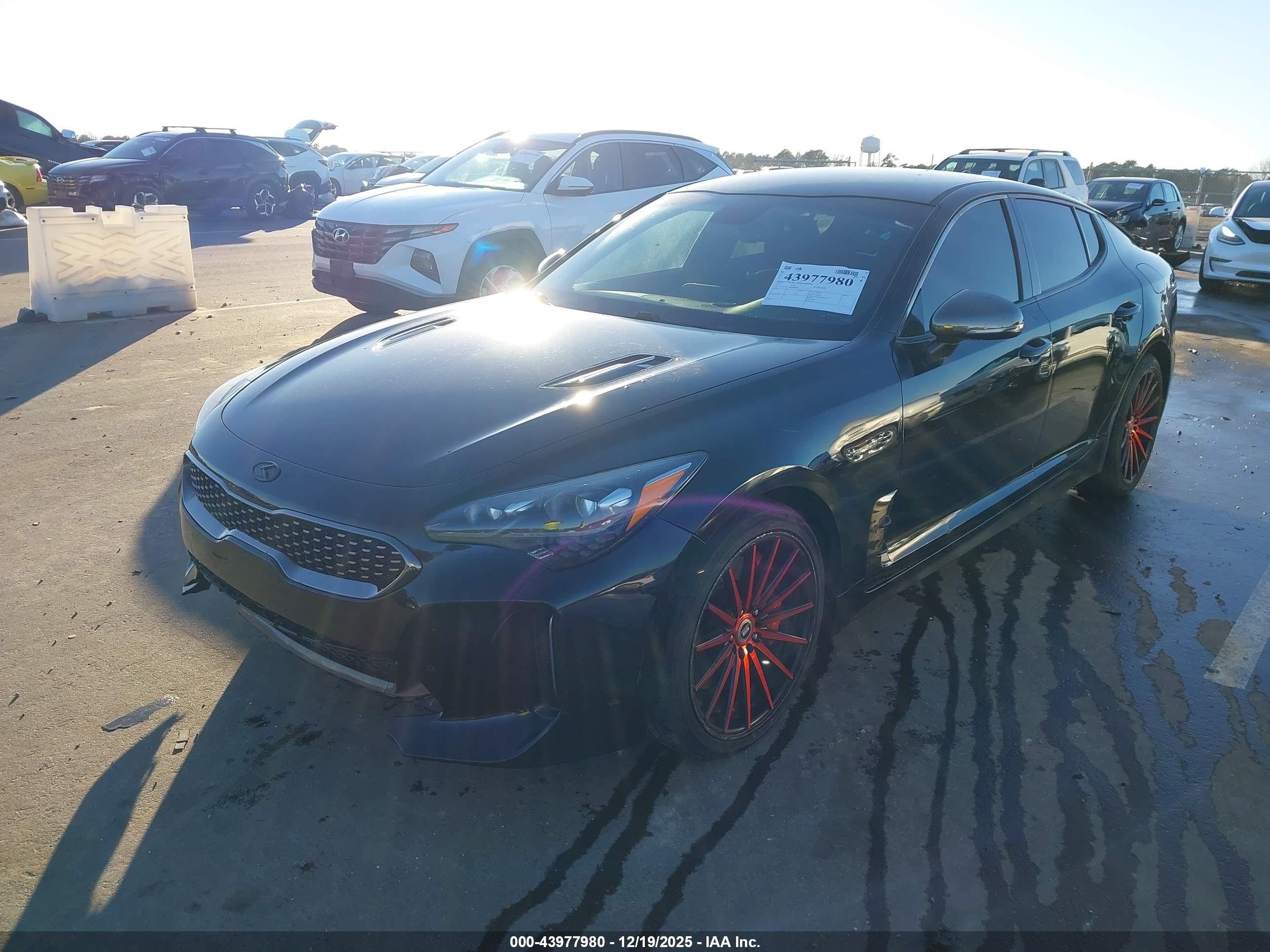 KIA STINGER image 2