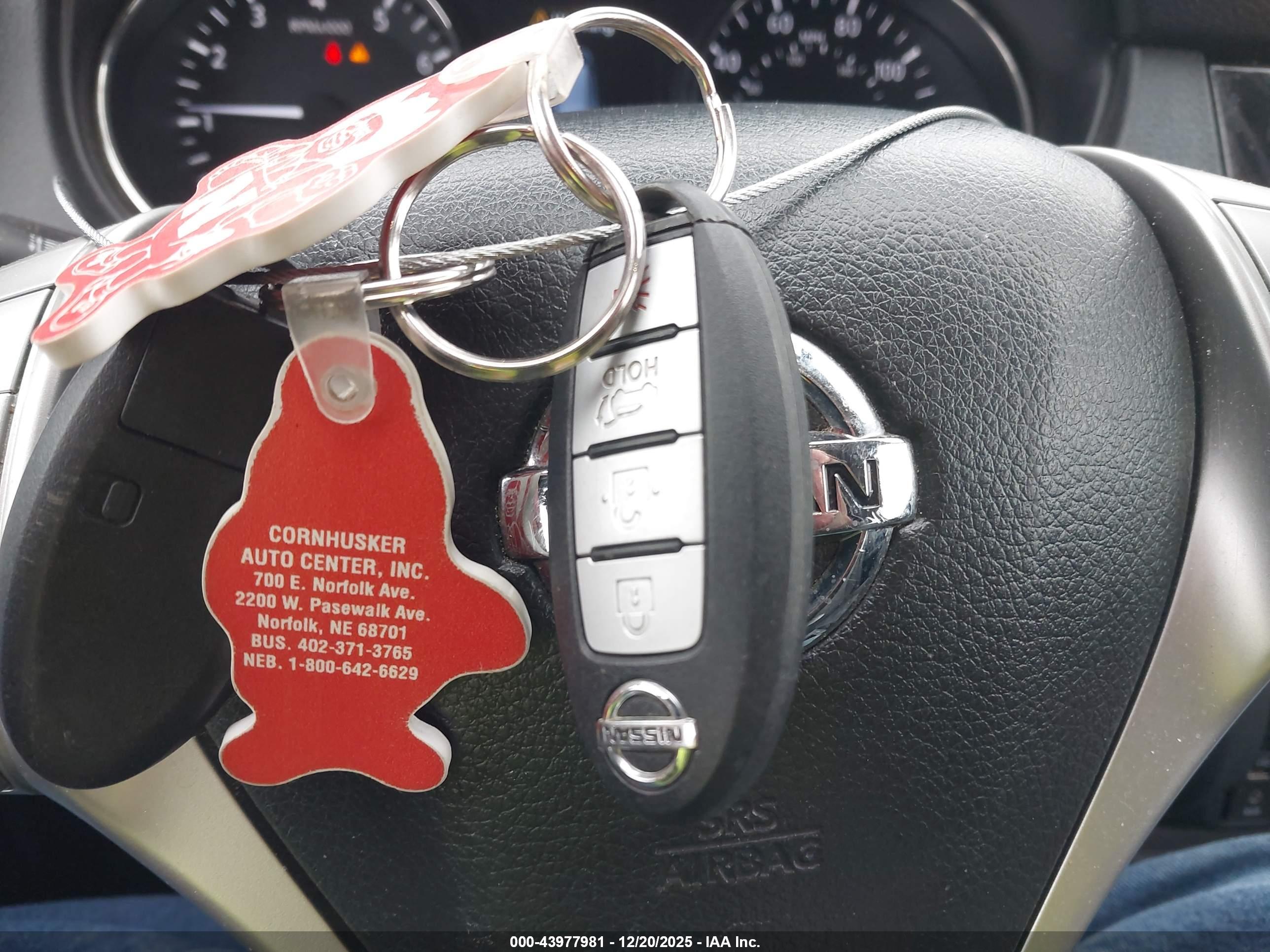 NISSAN ROGUE image 11