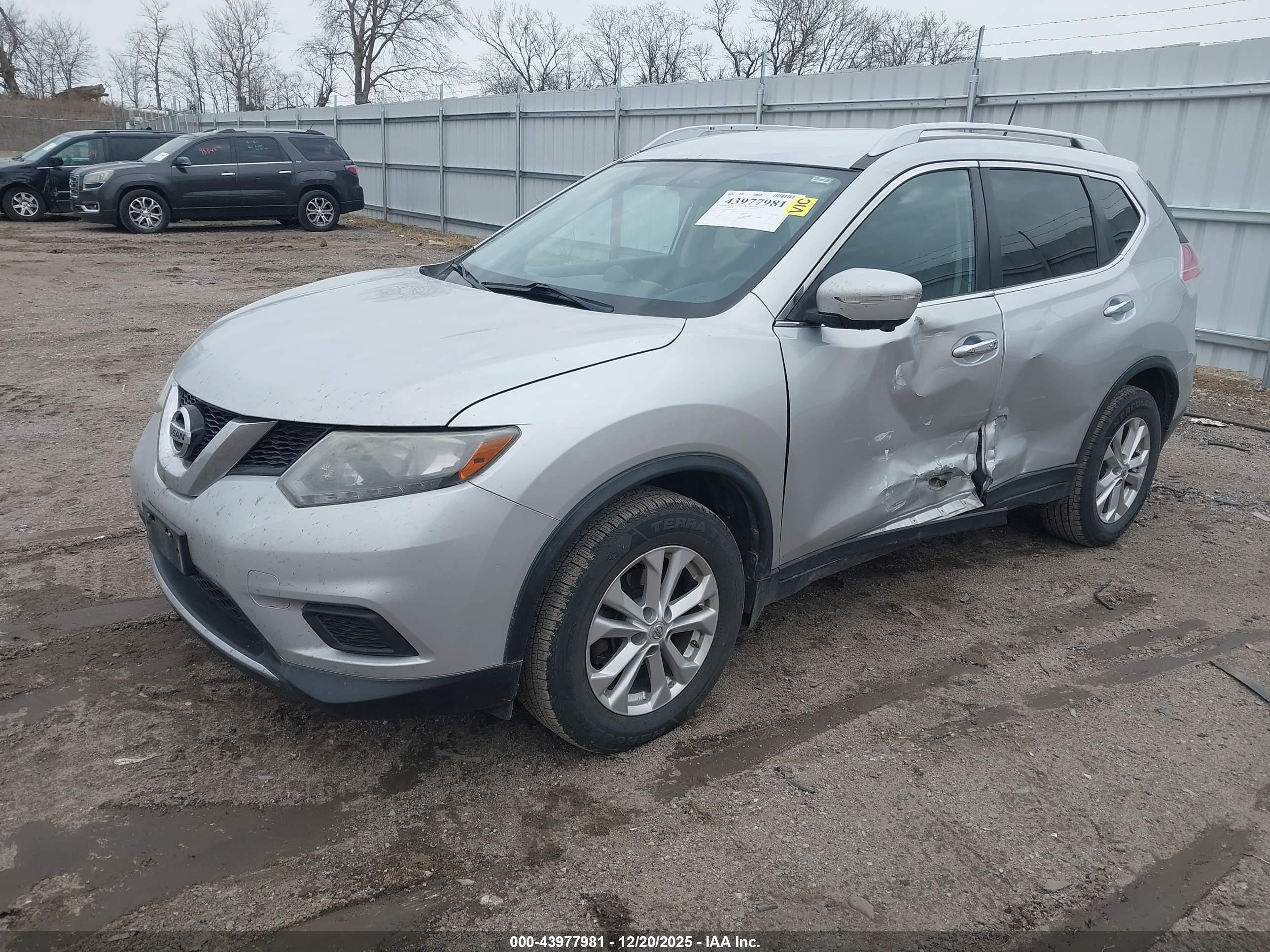 NISSAN ROGUE image 2