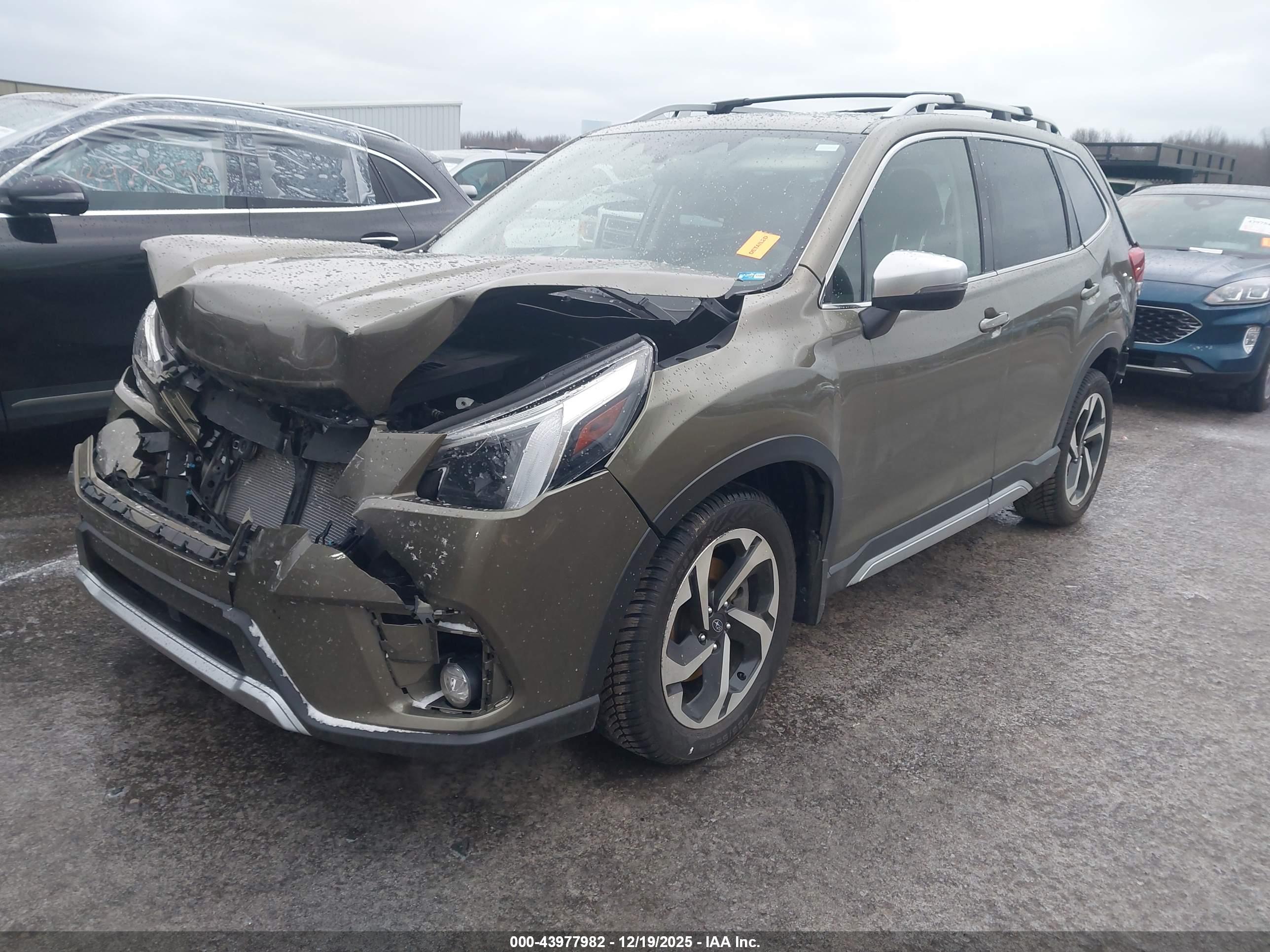 SUBARU FORESTER image 2