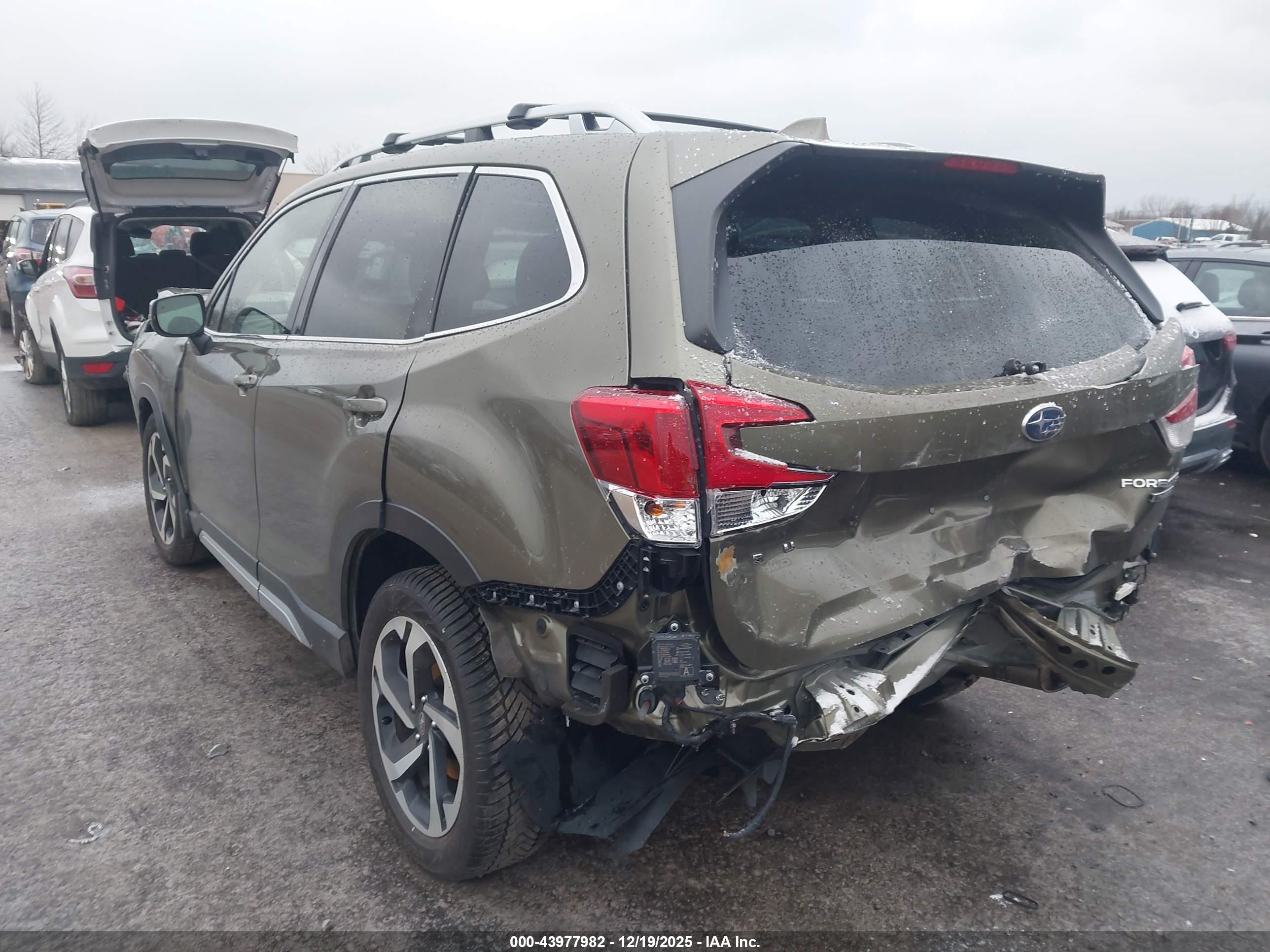 SUBARU FORESTER image 3