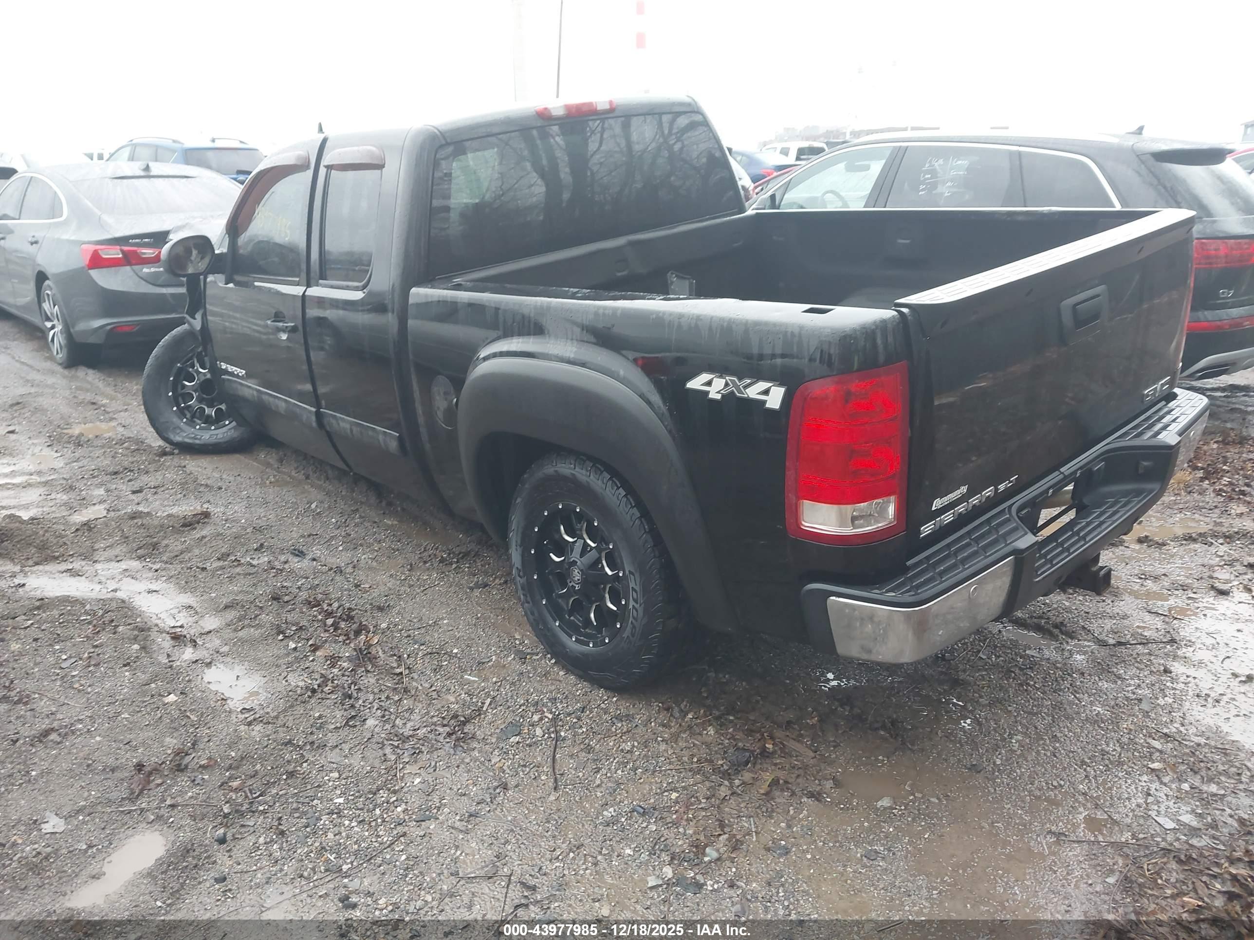 GMC SIERRA image 3