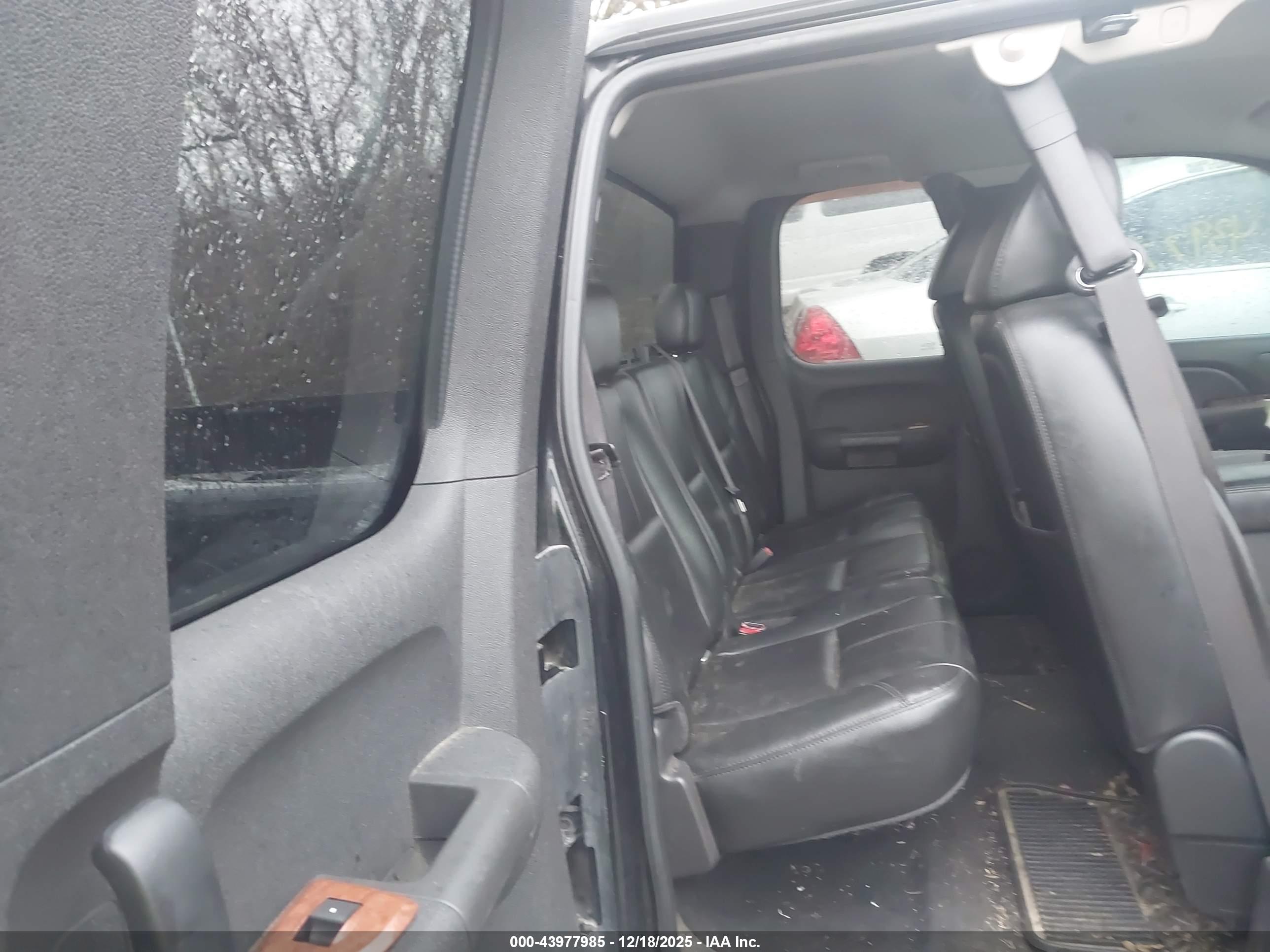 GMC SIERRA image 8