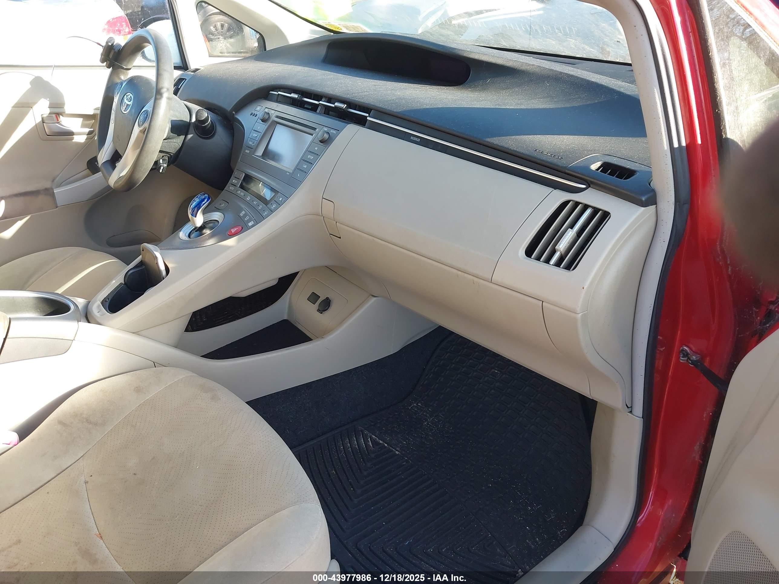 TOYOTA PRIUS image 5