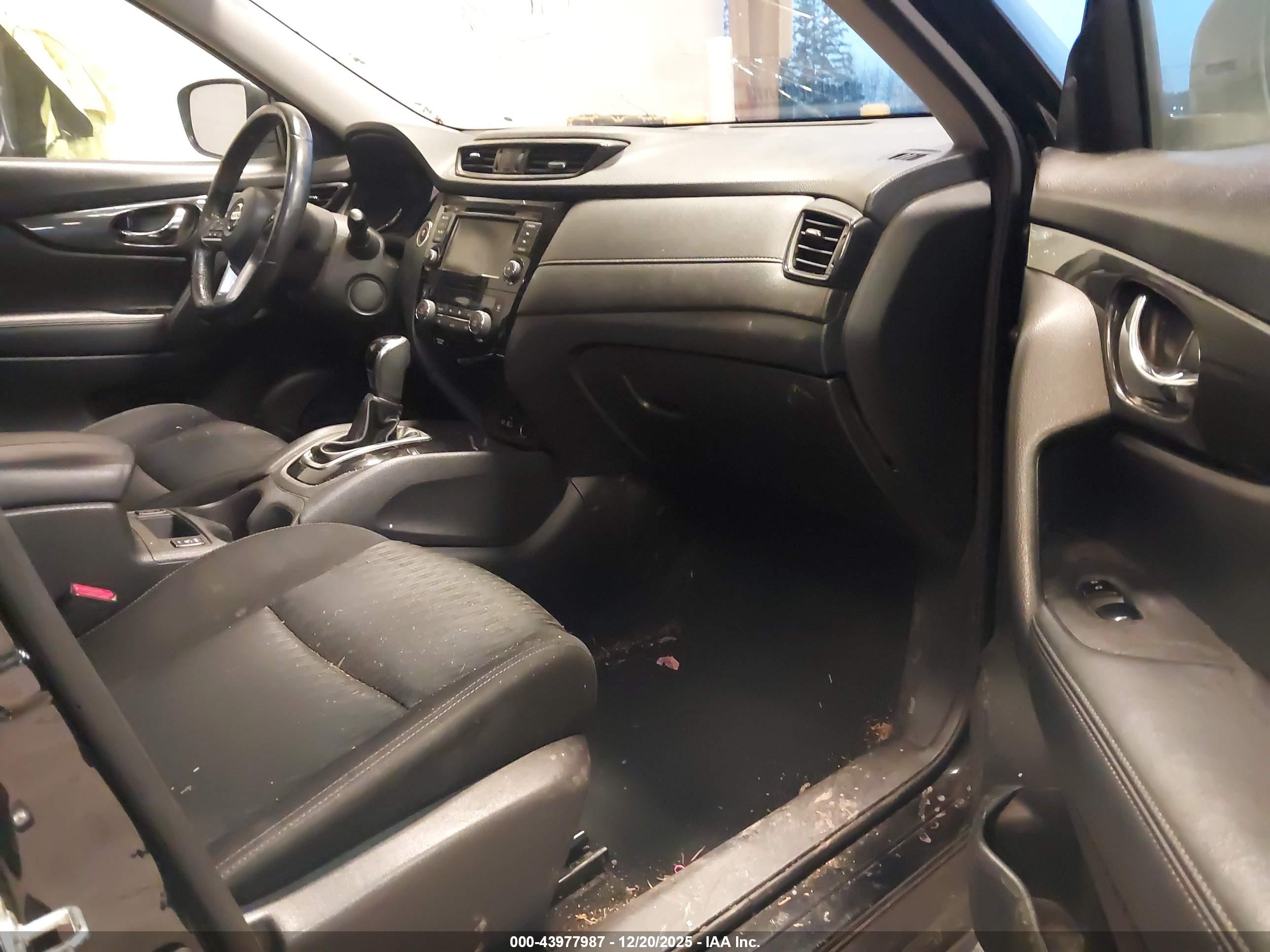 NISSAN ROGUE image 5