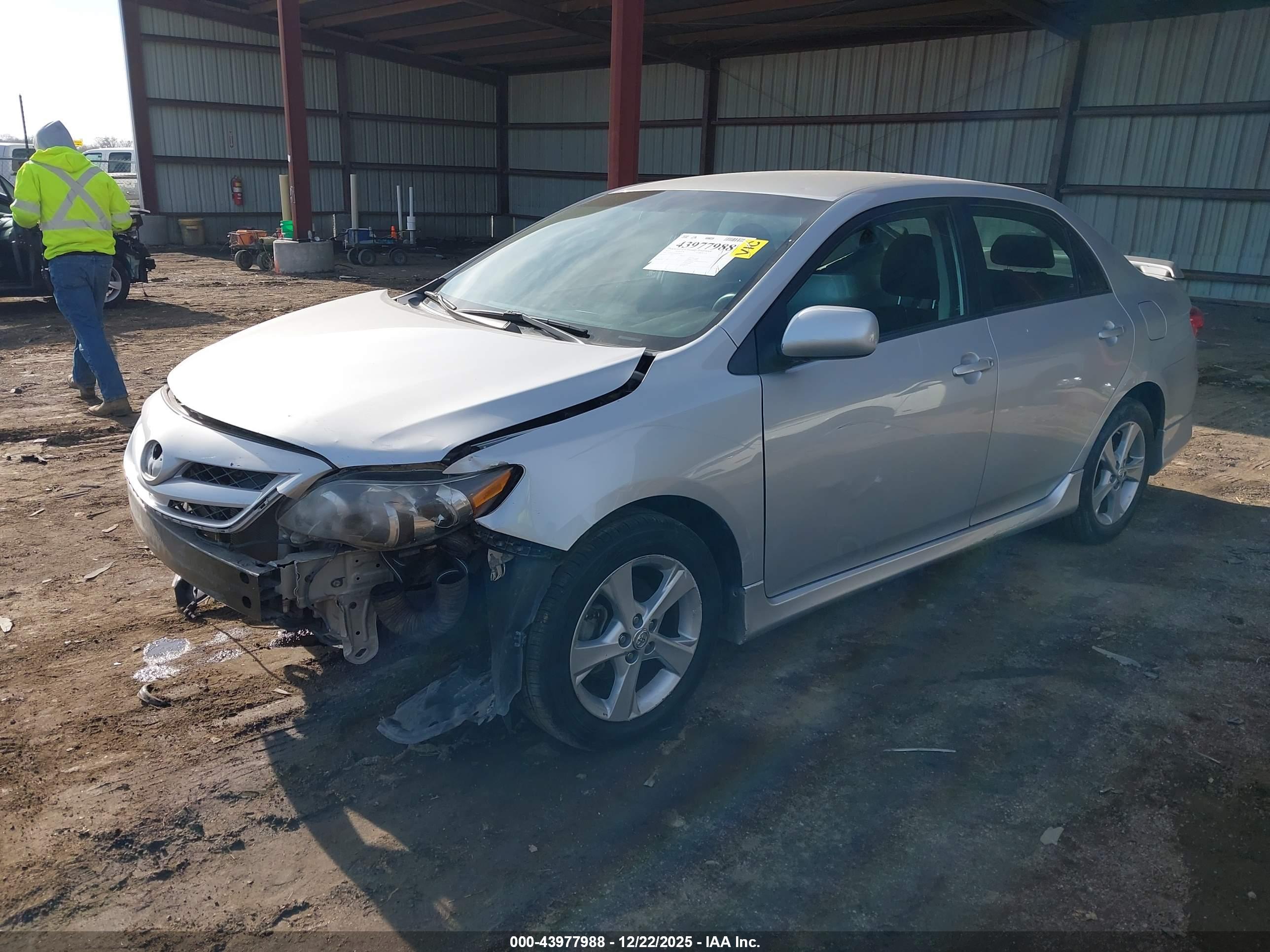 TOYOTA COROLLA image 2