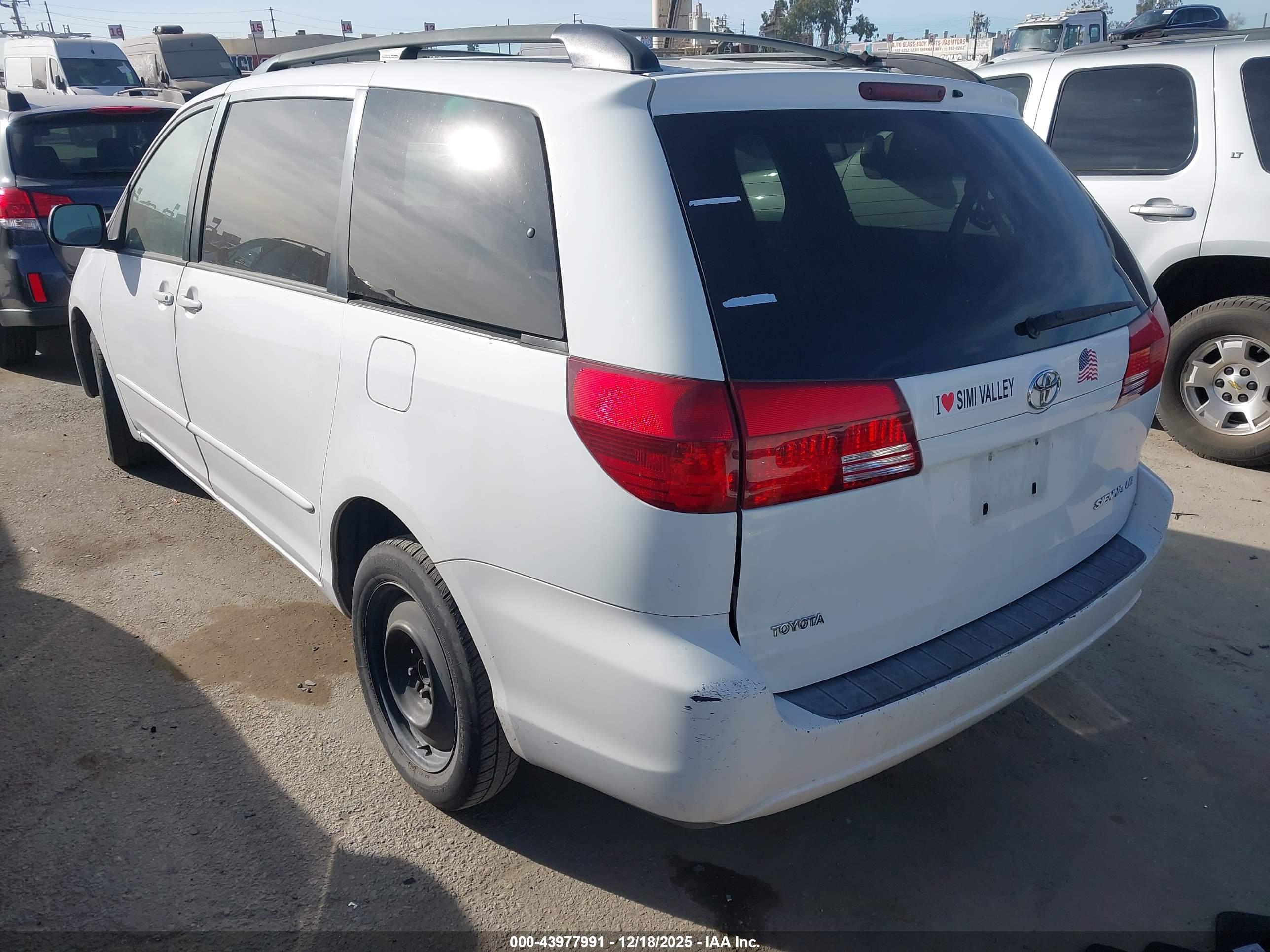 TOYOTA SIENNA image 3